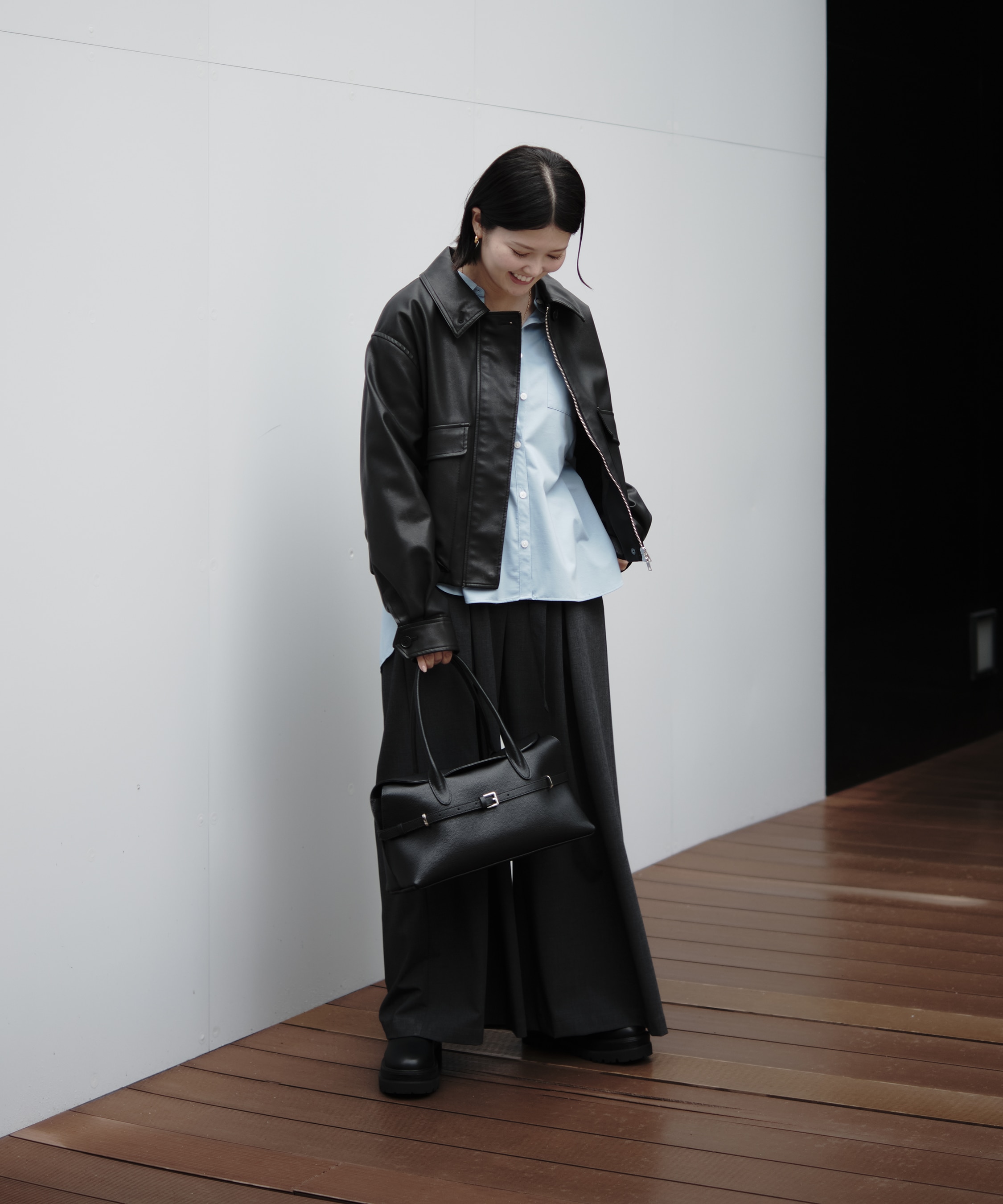 Leather Blouson 全身スタイル