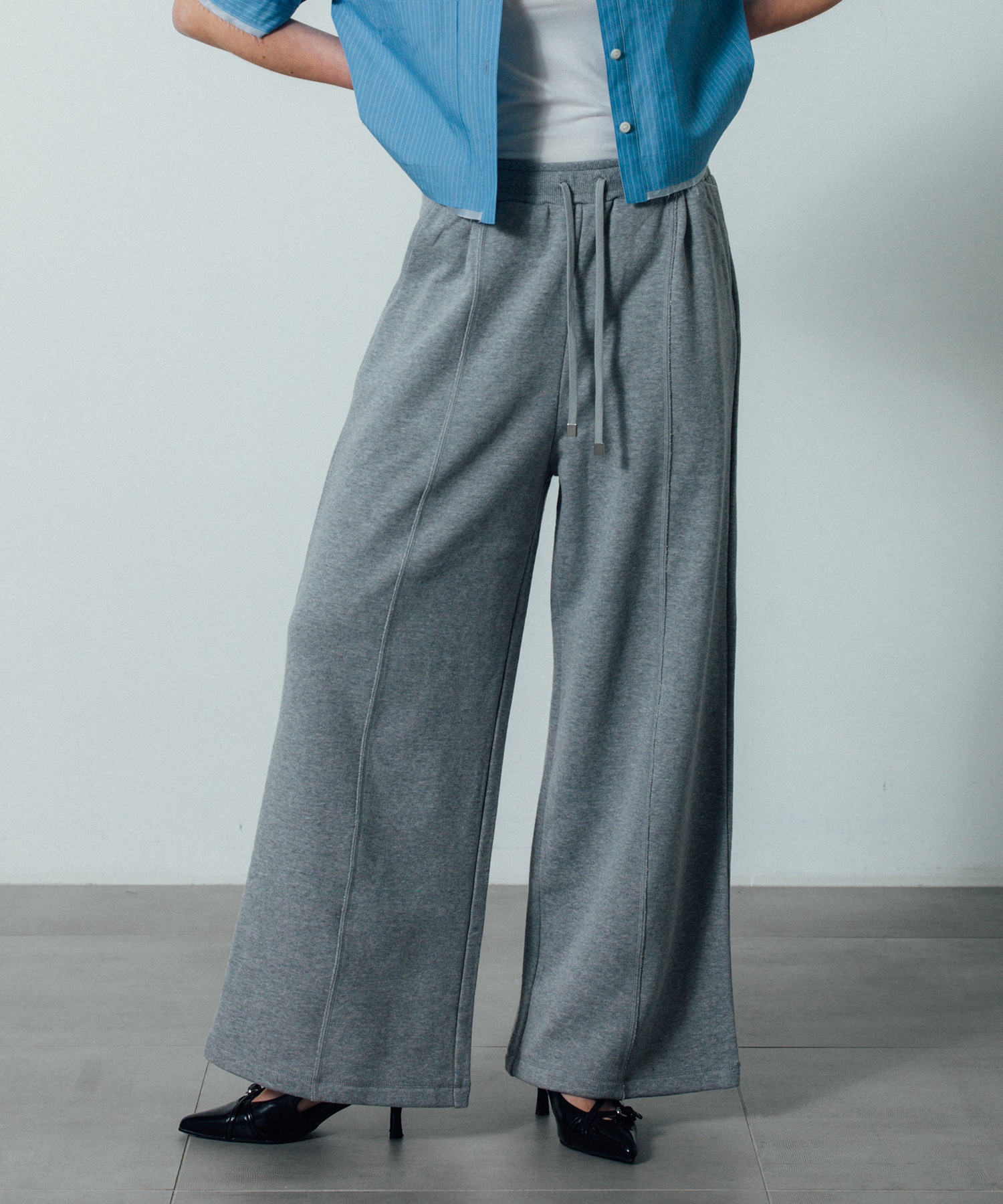 LIGHT GREY