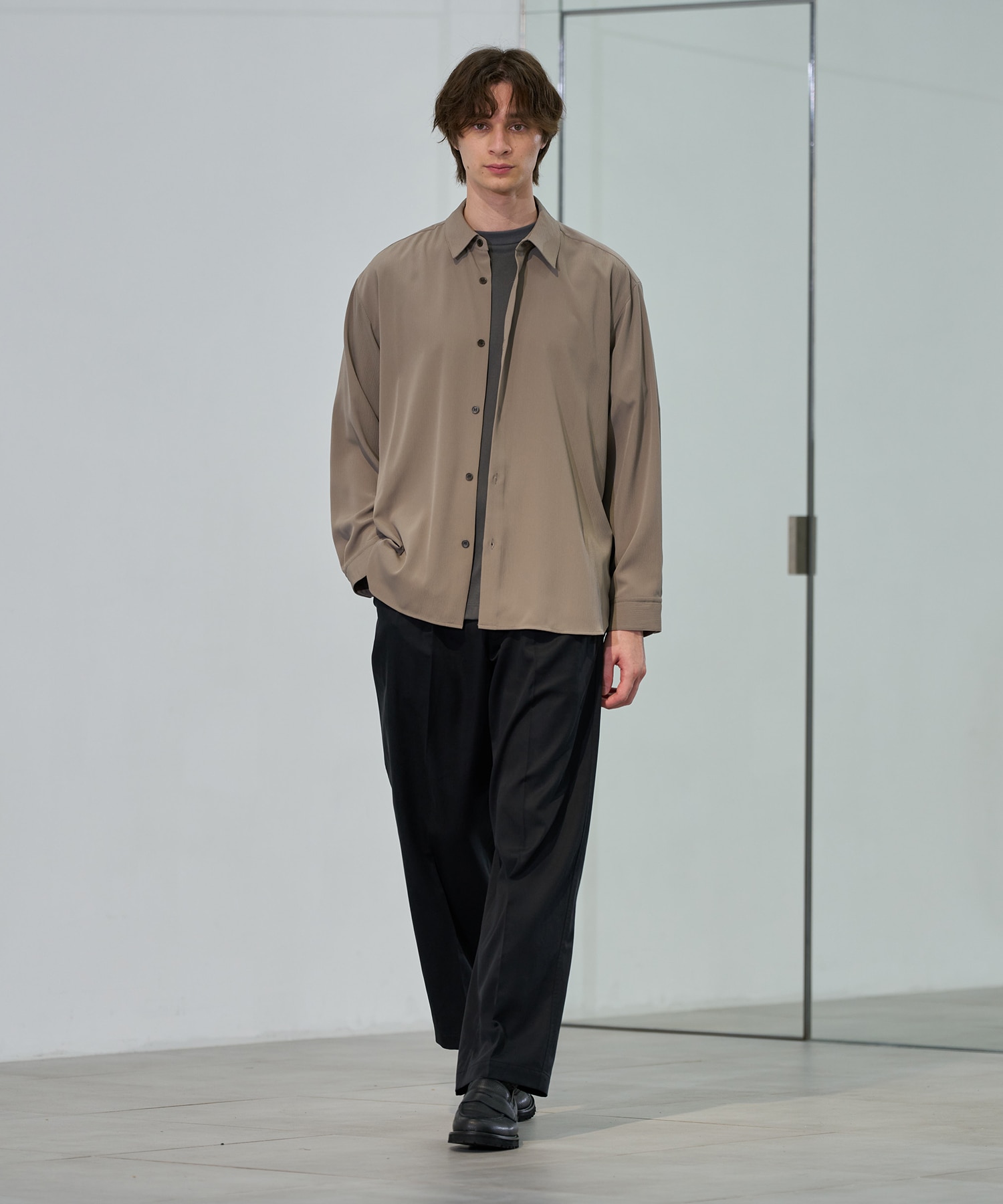 Air pleats リラックスシャツ