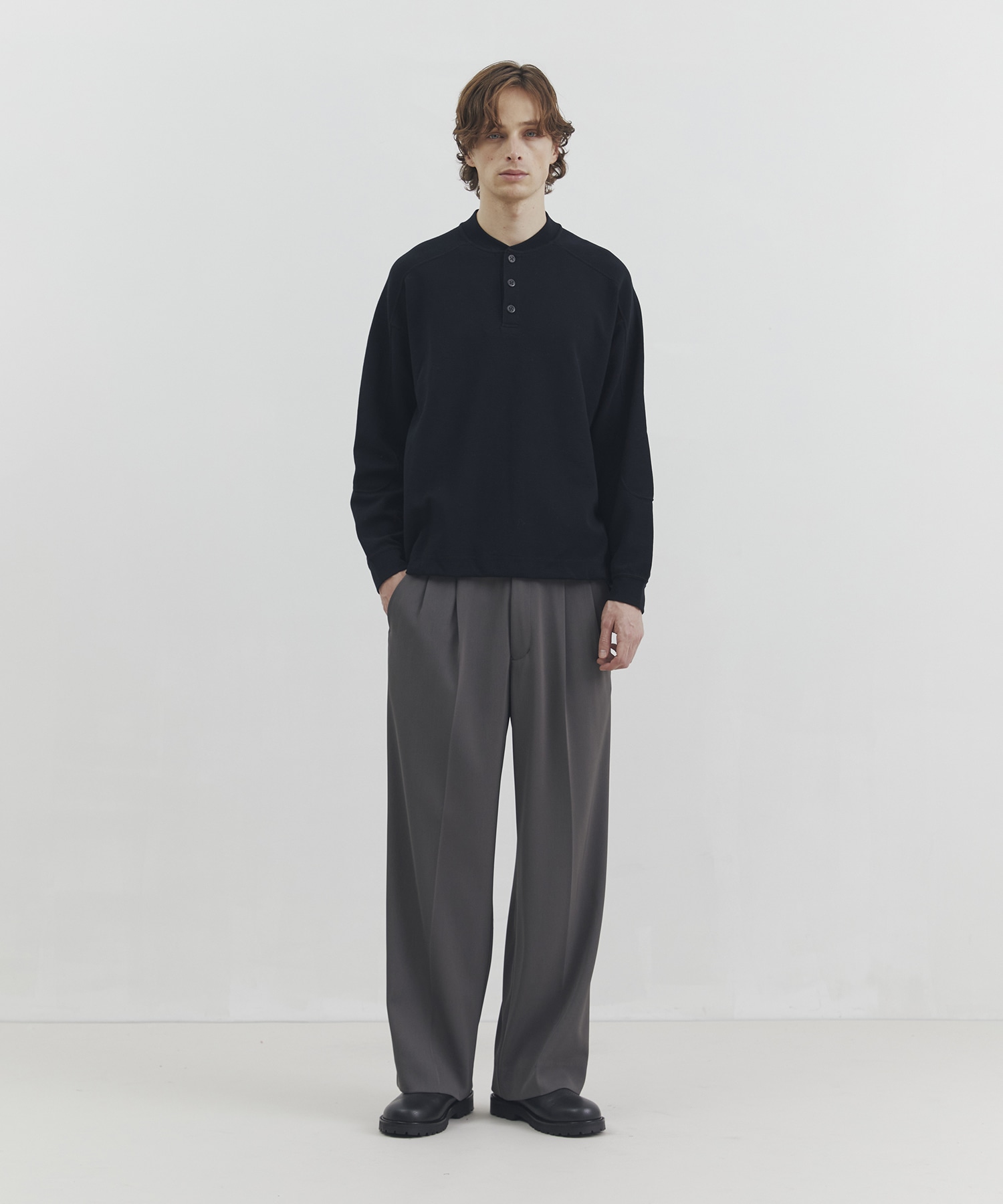 サーマルヘンリーネックプルオーバー