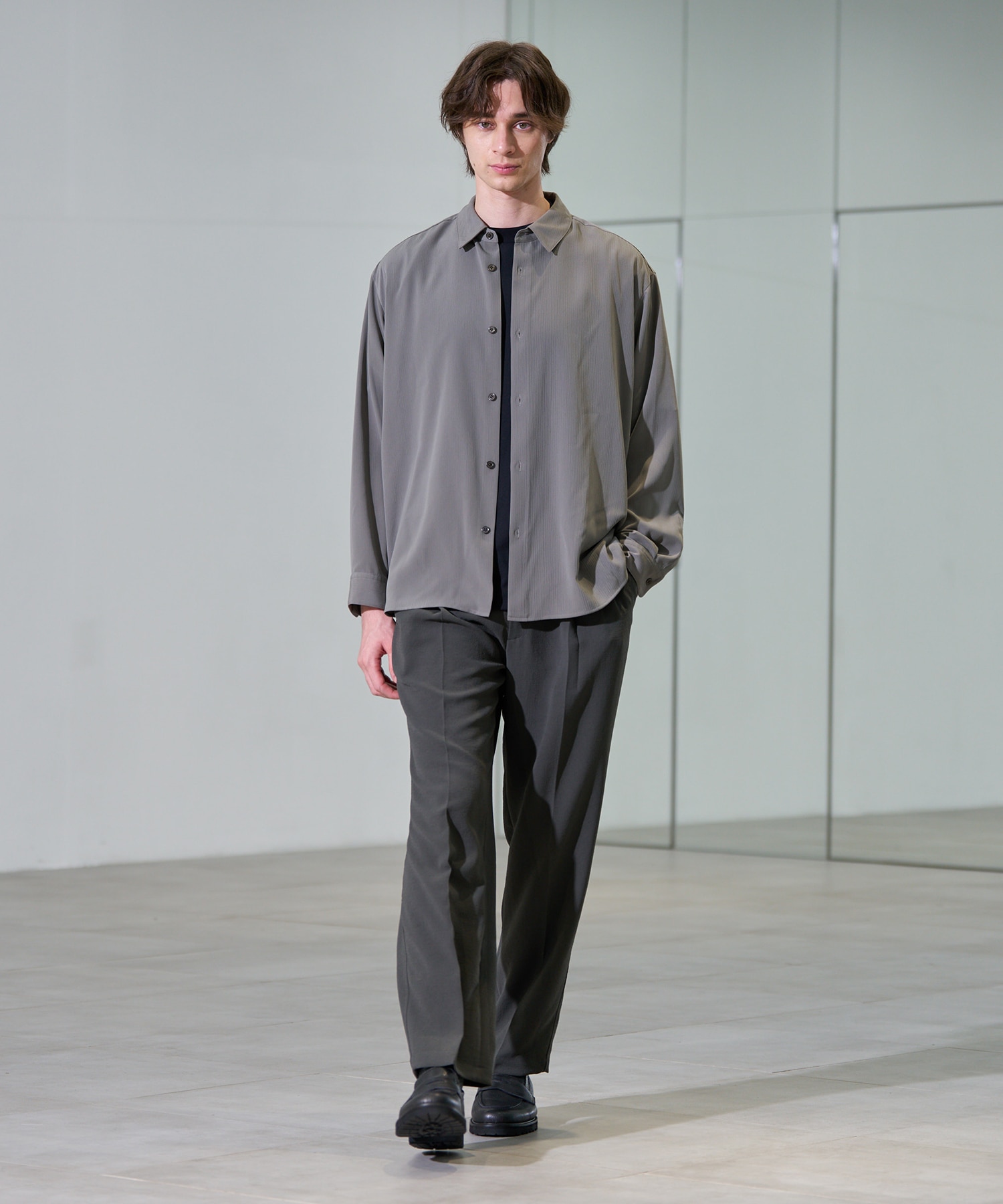 Air pleats リラックスシャツ