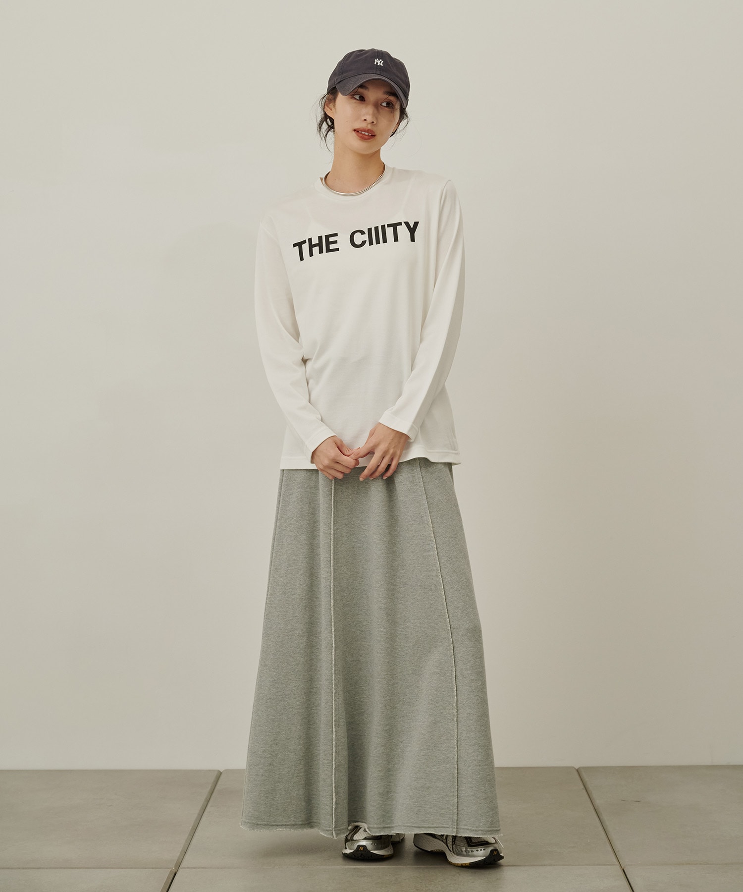 THE CITY ロングティーシャツ