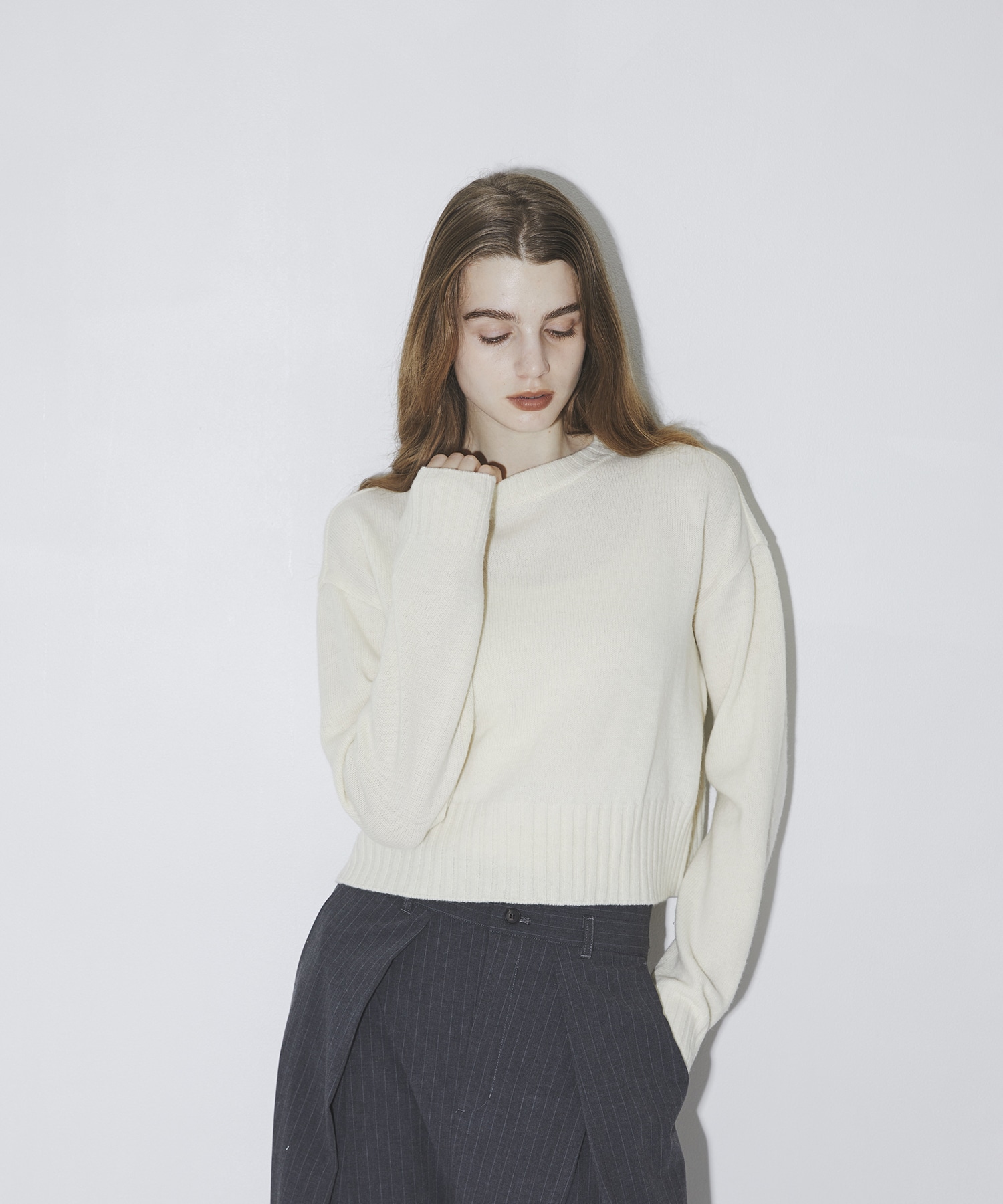 デザインヘムショートニット