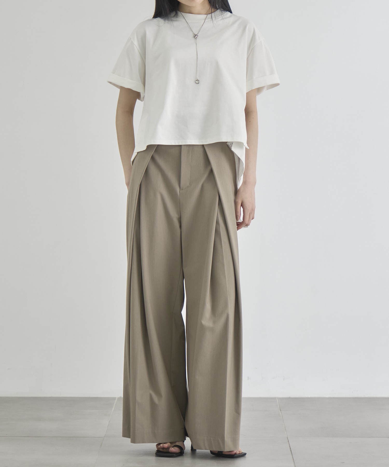 Belt Arranged Tuck Wide Pants