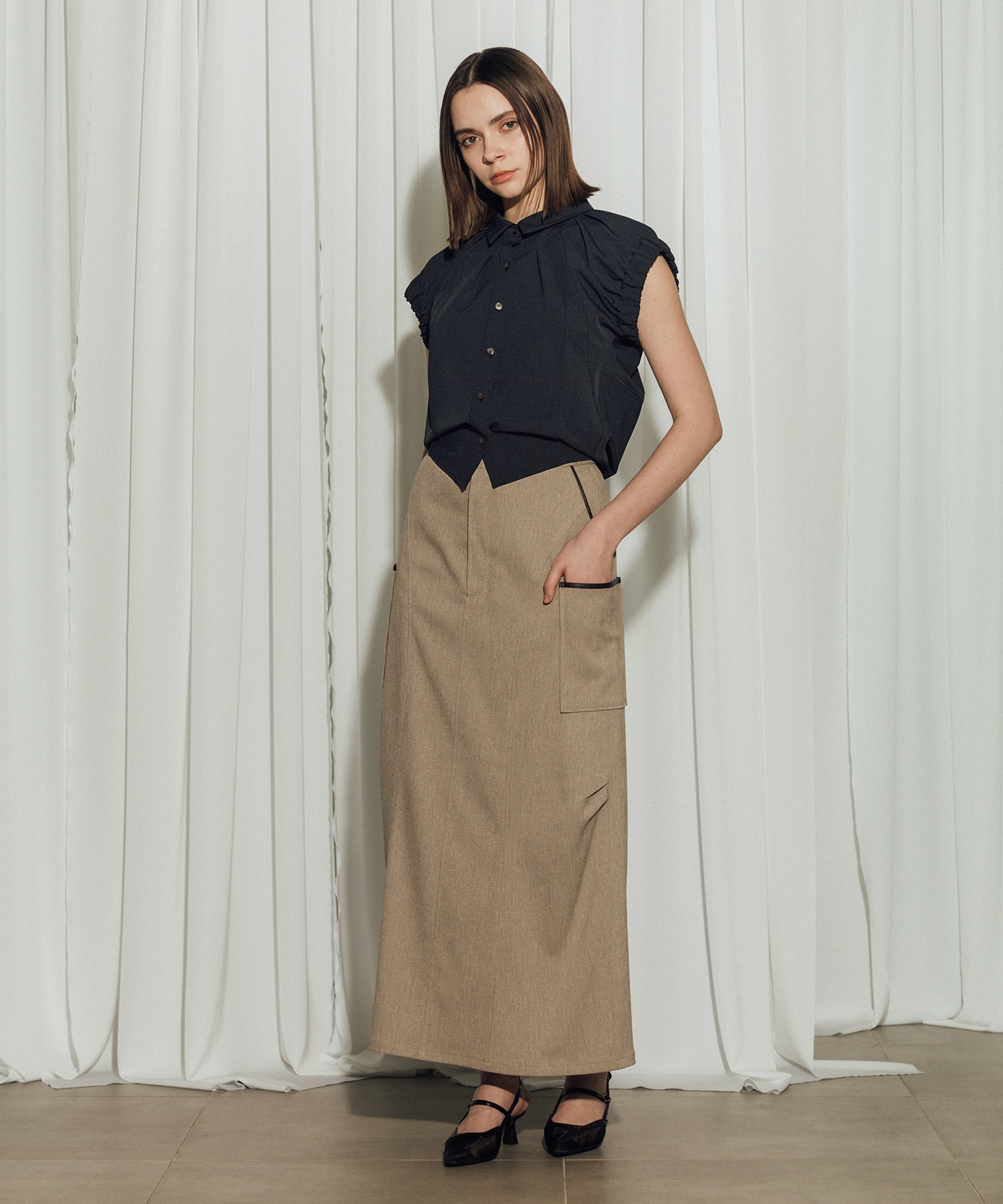 Volume Gather Nosleeve Shirt