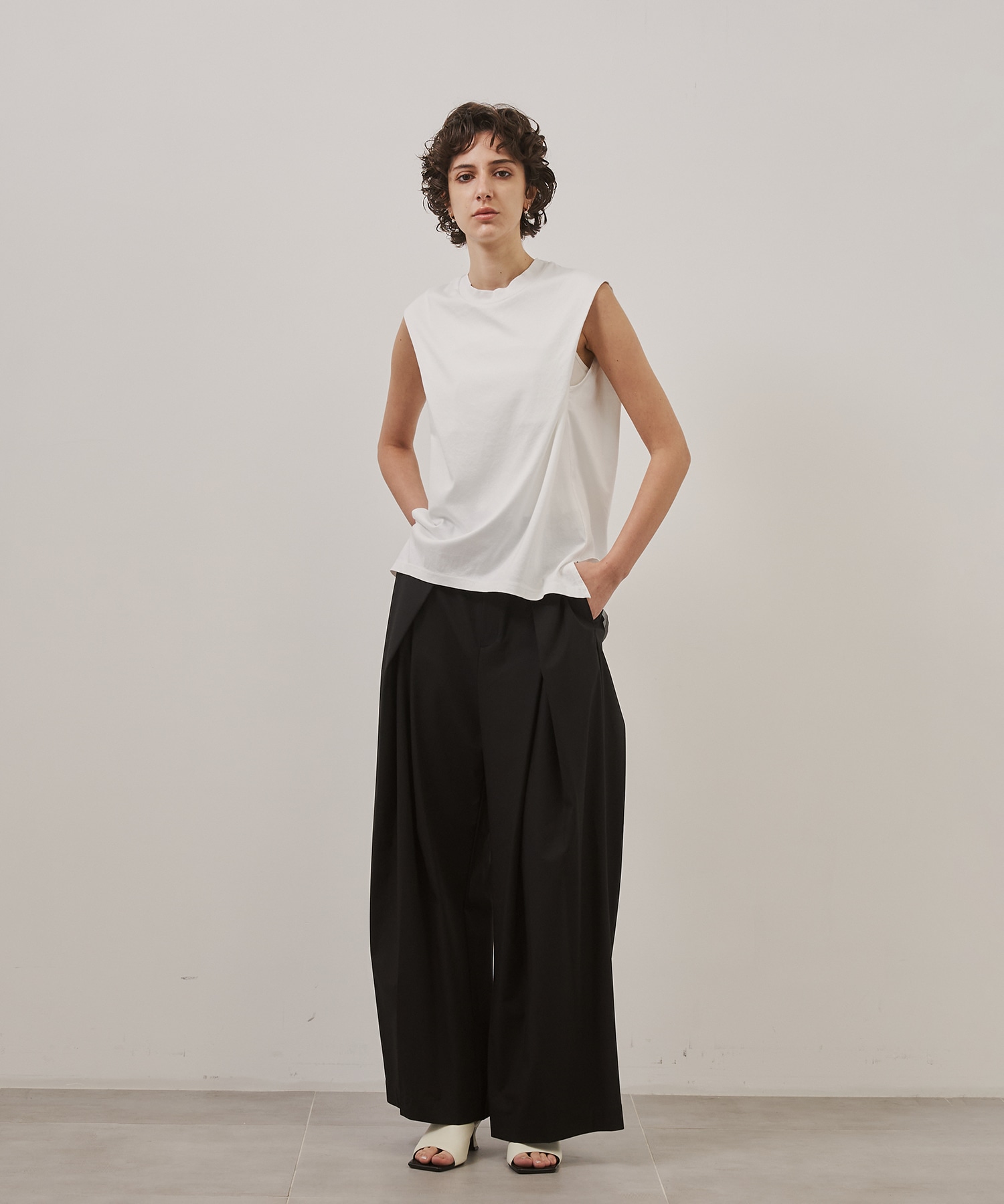 Cape Nosleeve Tshirt