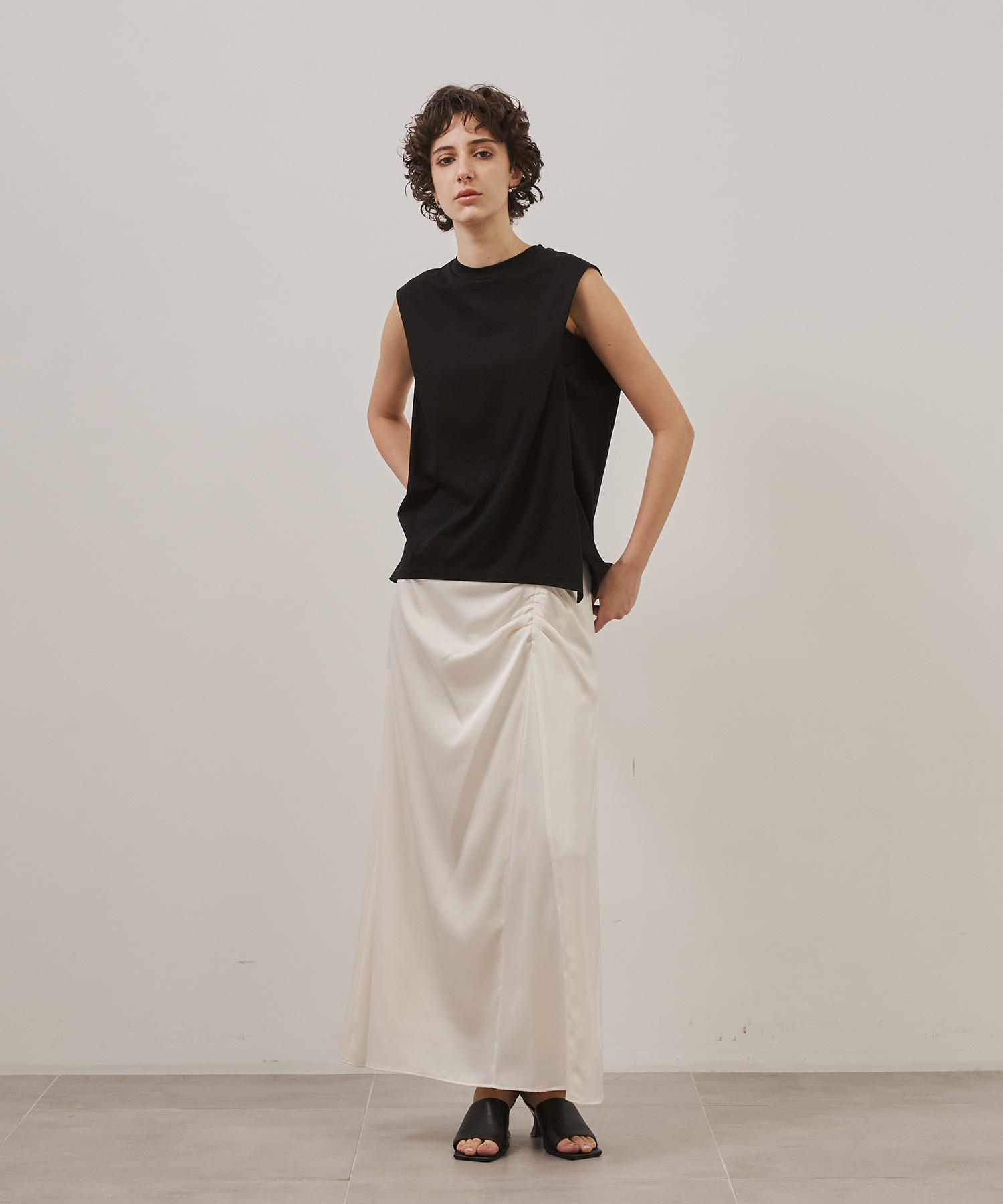 Cape Nosleeve Tshirt