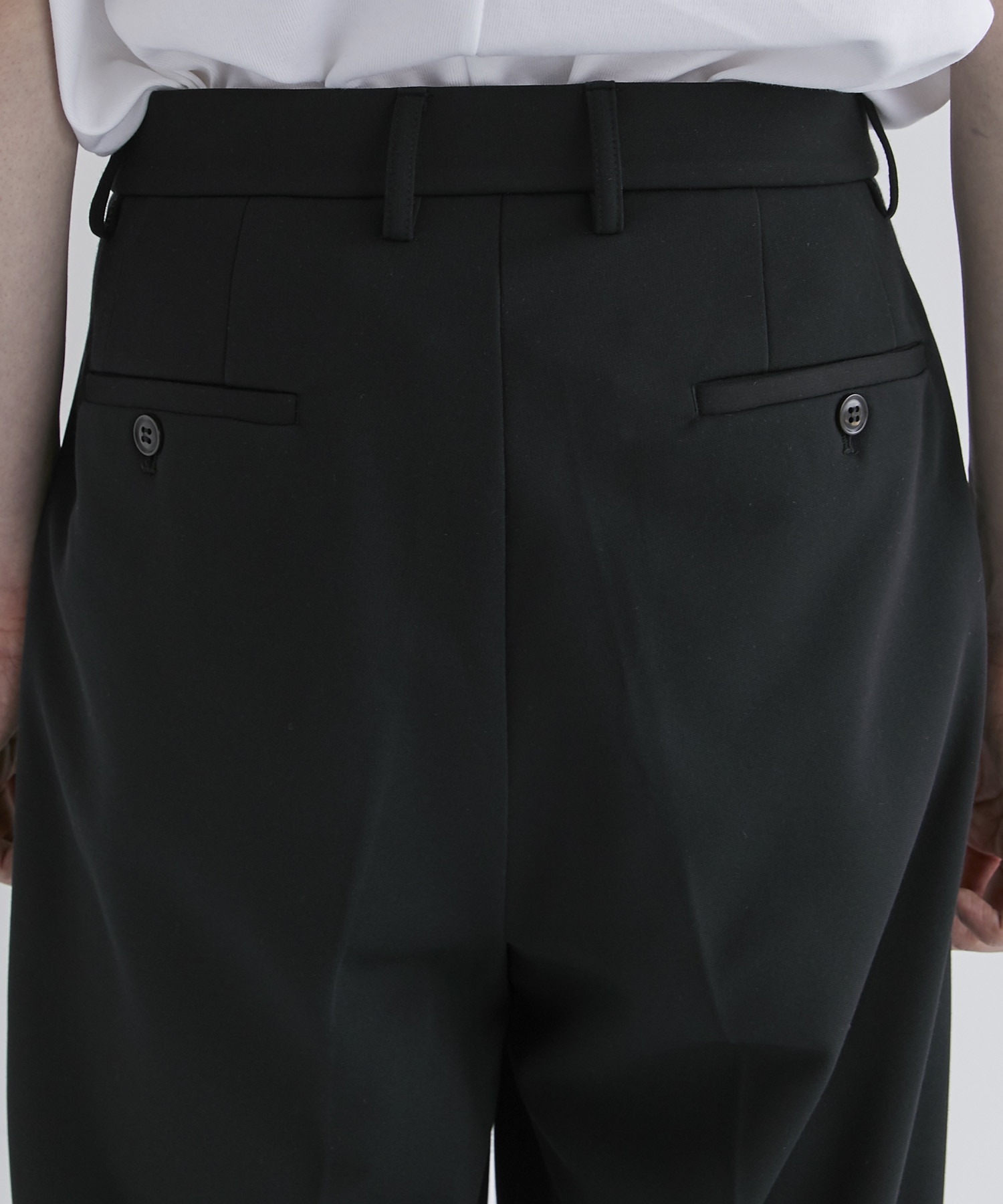 エッセンシャルプレミアムパンツ