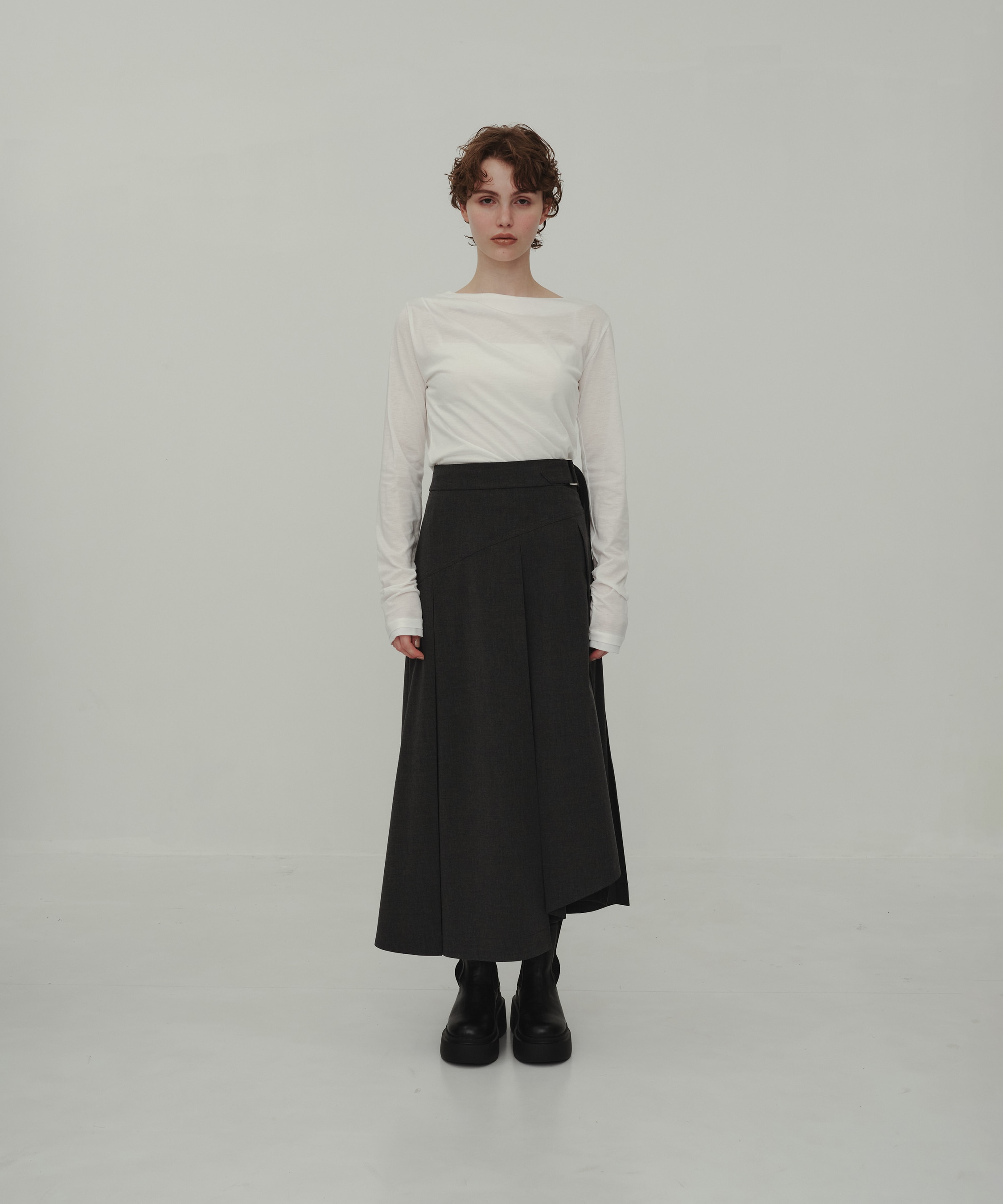 Asymmetry Tuck Skirt