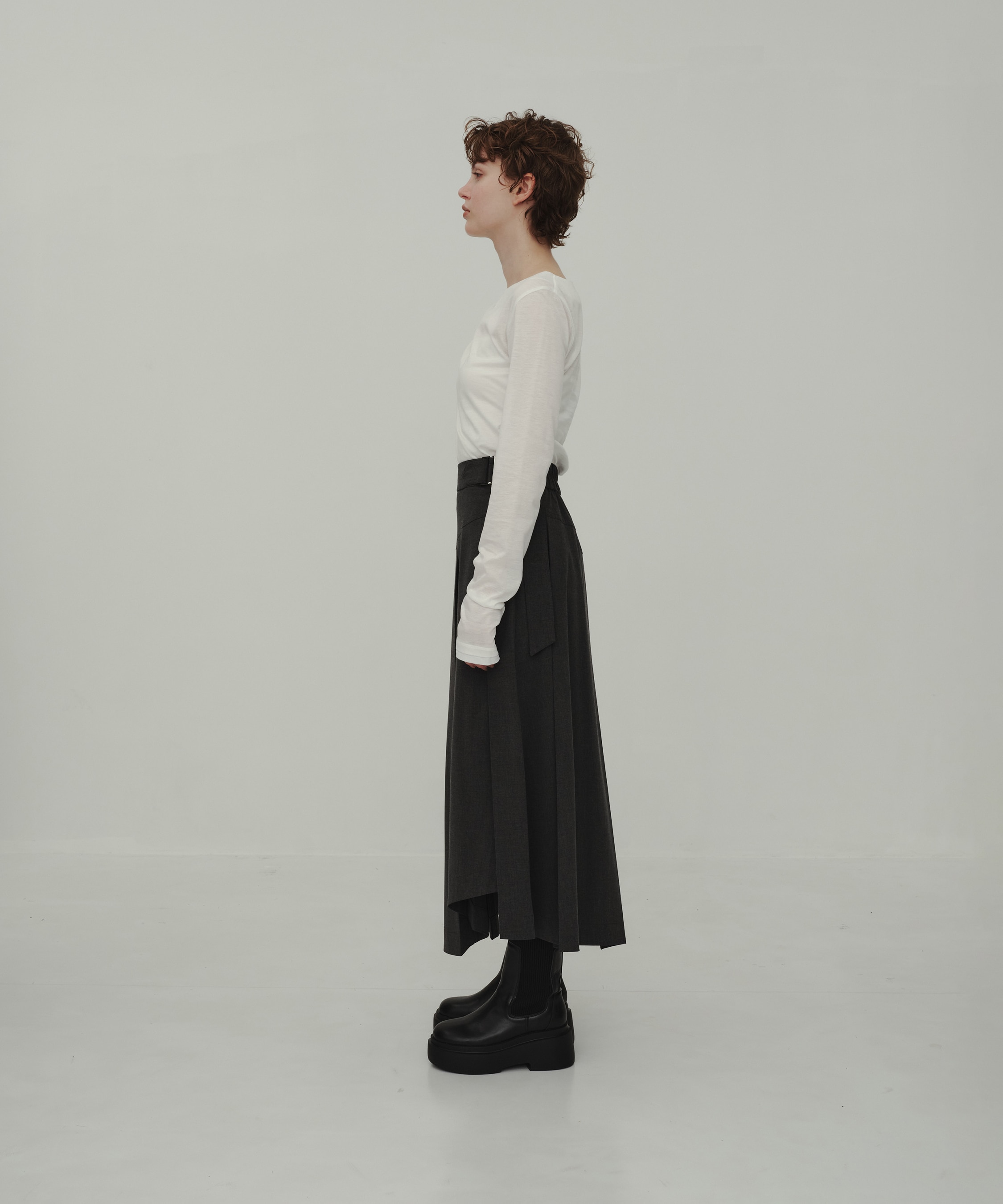 Asymmetry Tuck Skirt