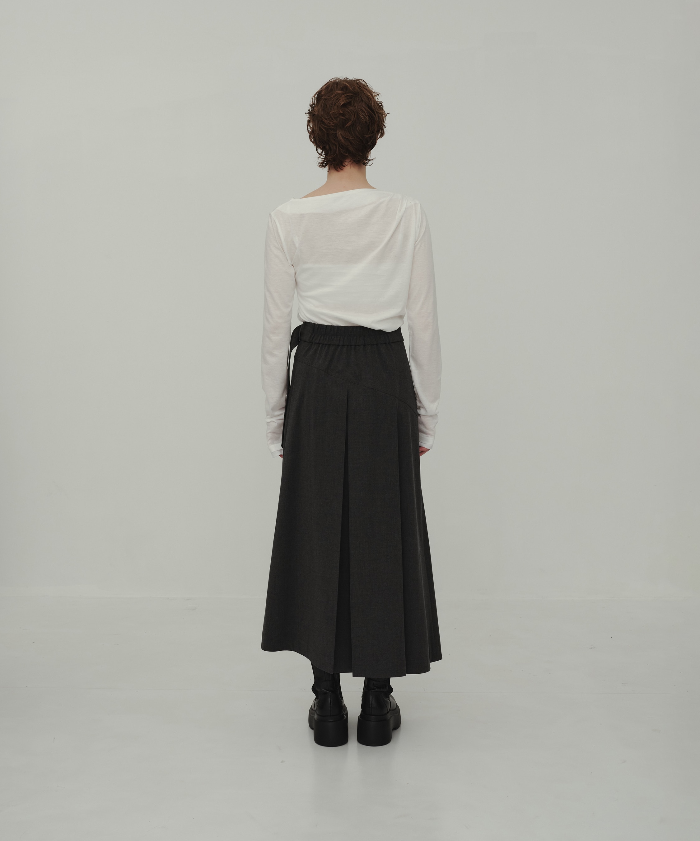 Asymmetry Tuck Skirt