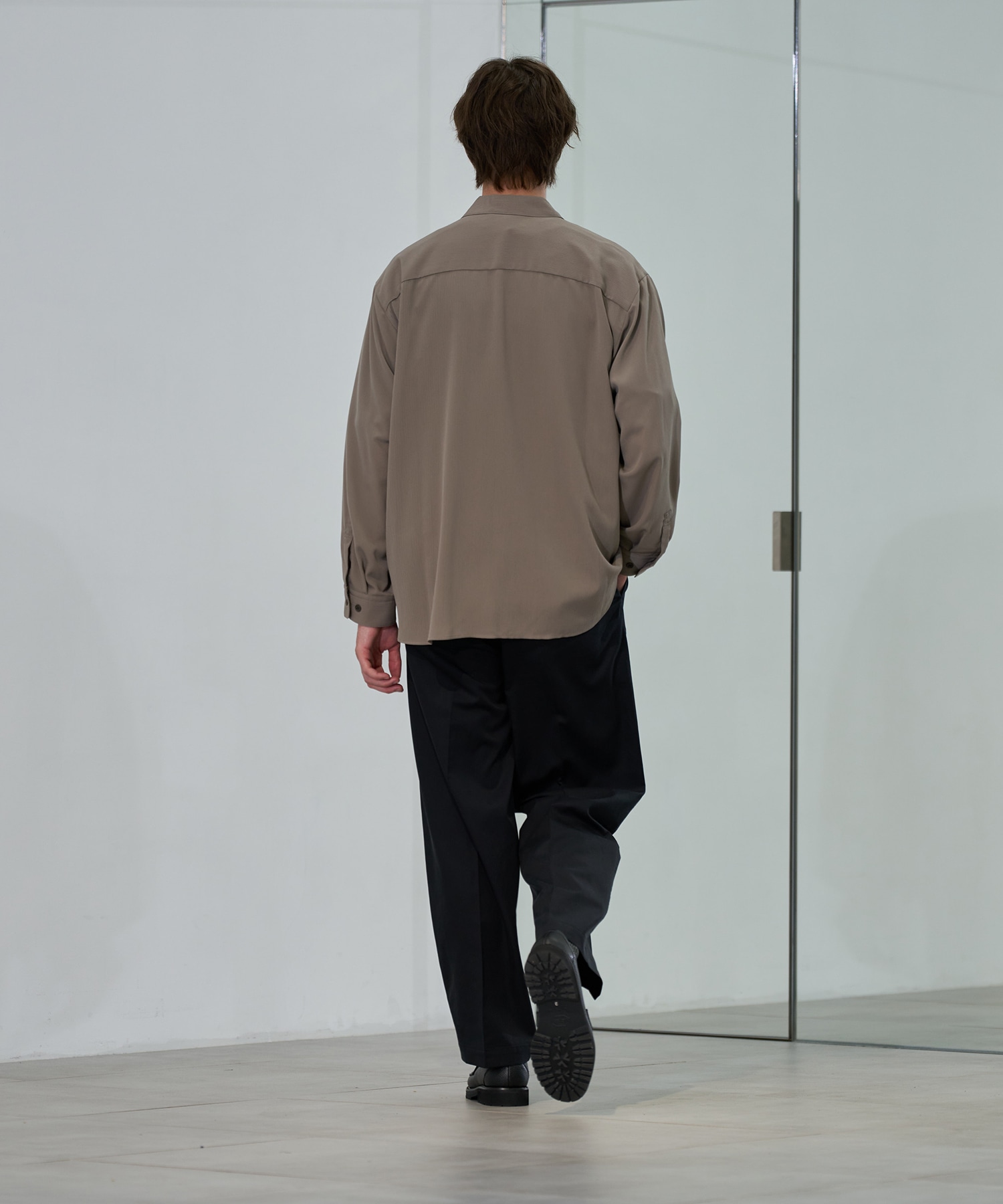 Air pleats リラックスシャツ