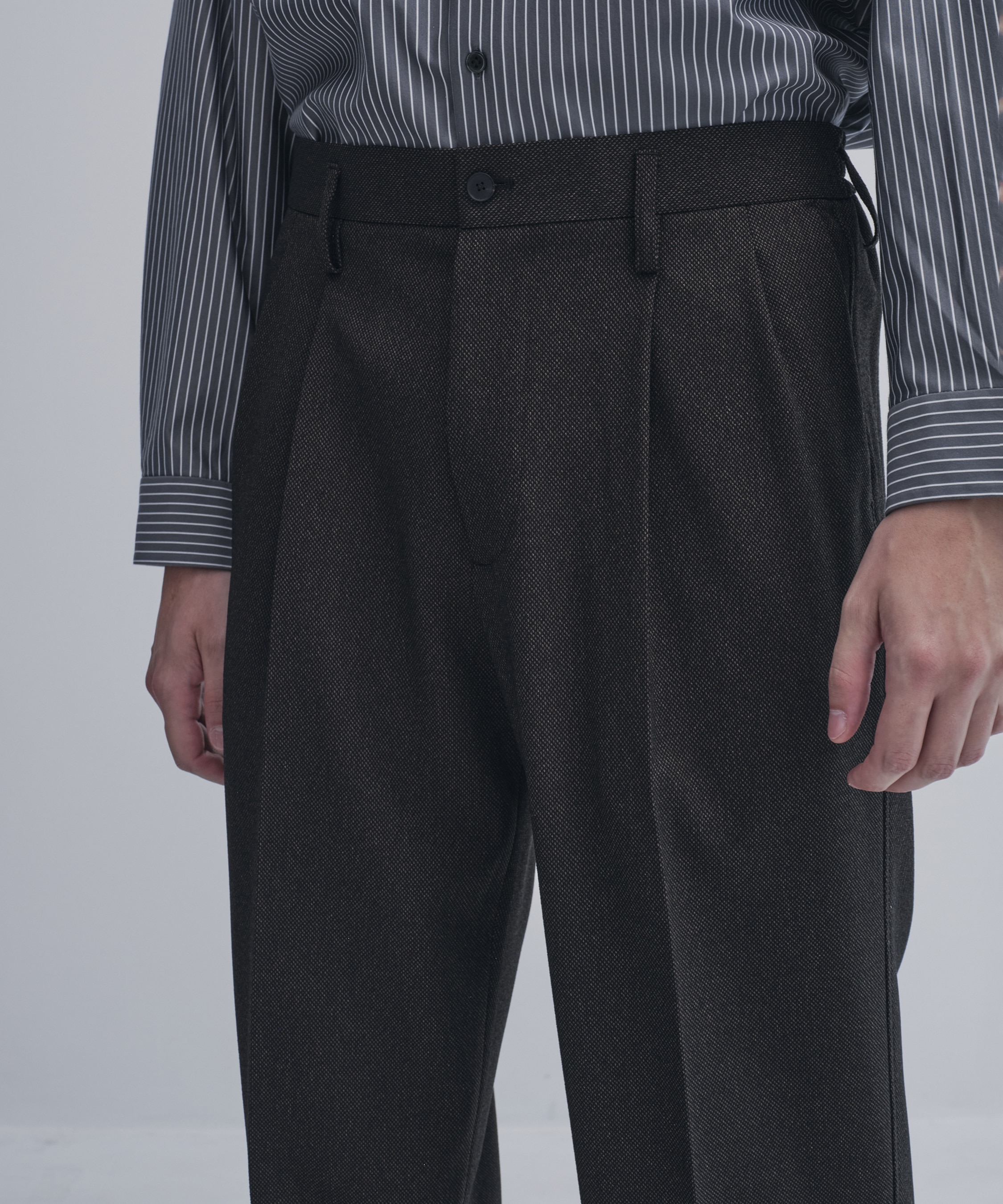 Warm-flex テーパードスラックス