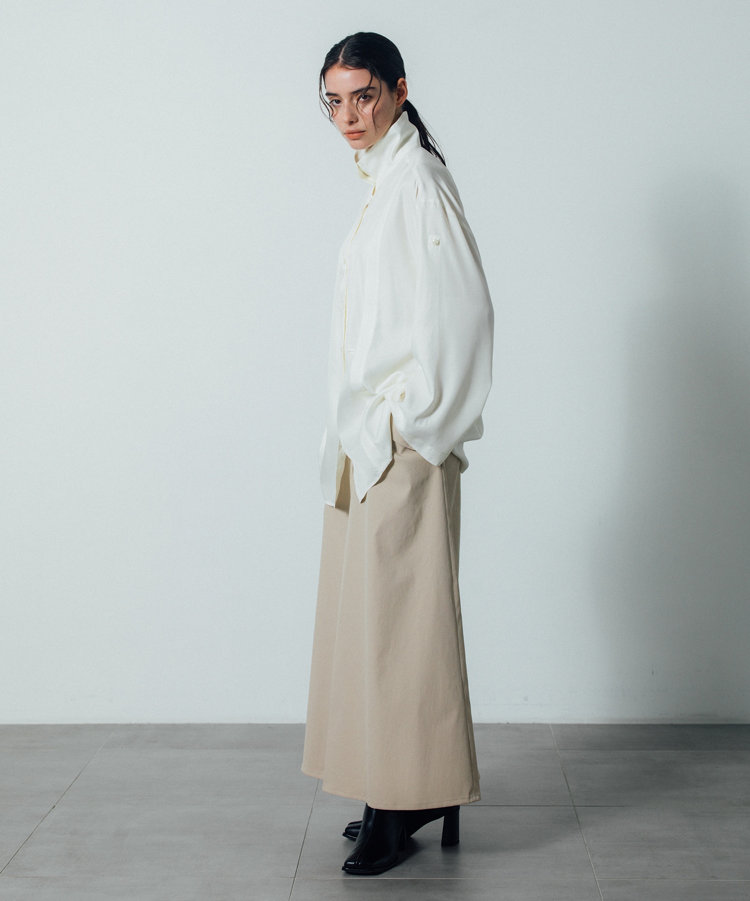 【再入荷】Back Tuck Arrangement Shirt