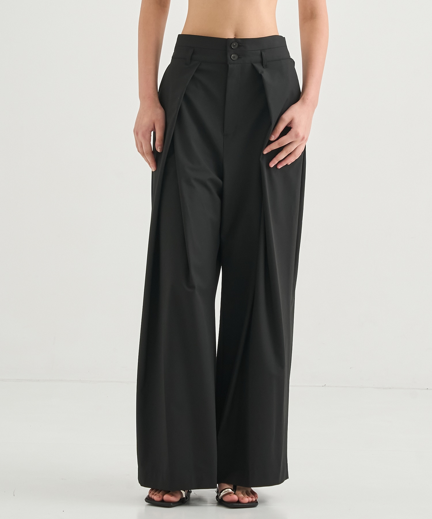 Belt Arranged Tuck Wide Pants