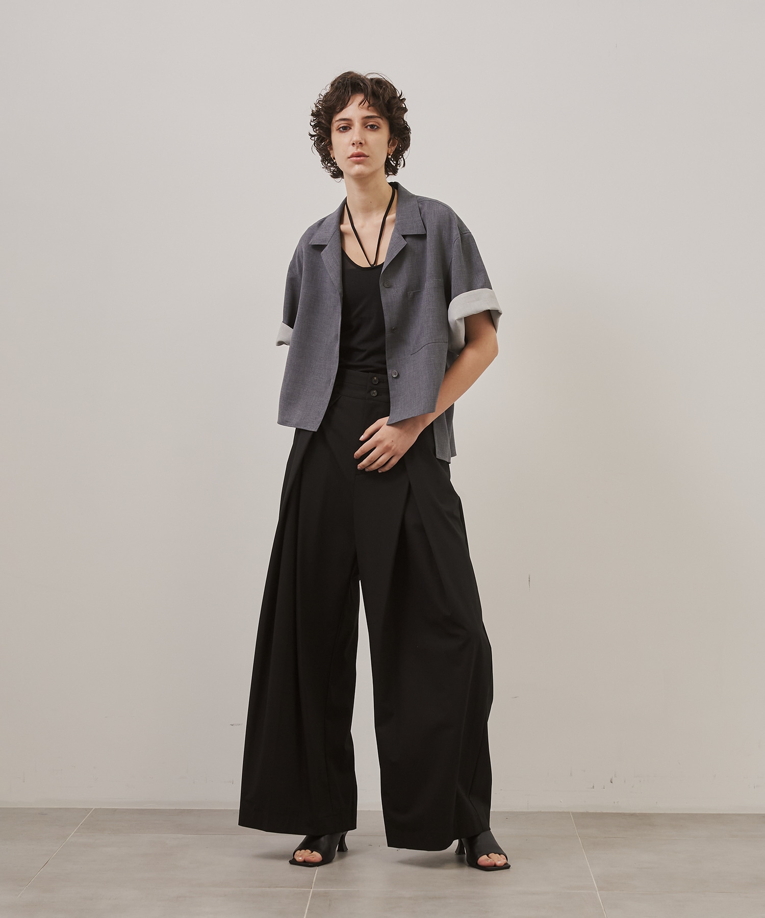 Bicolor Sleeve Short Shirt
