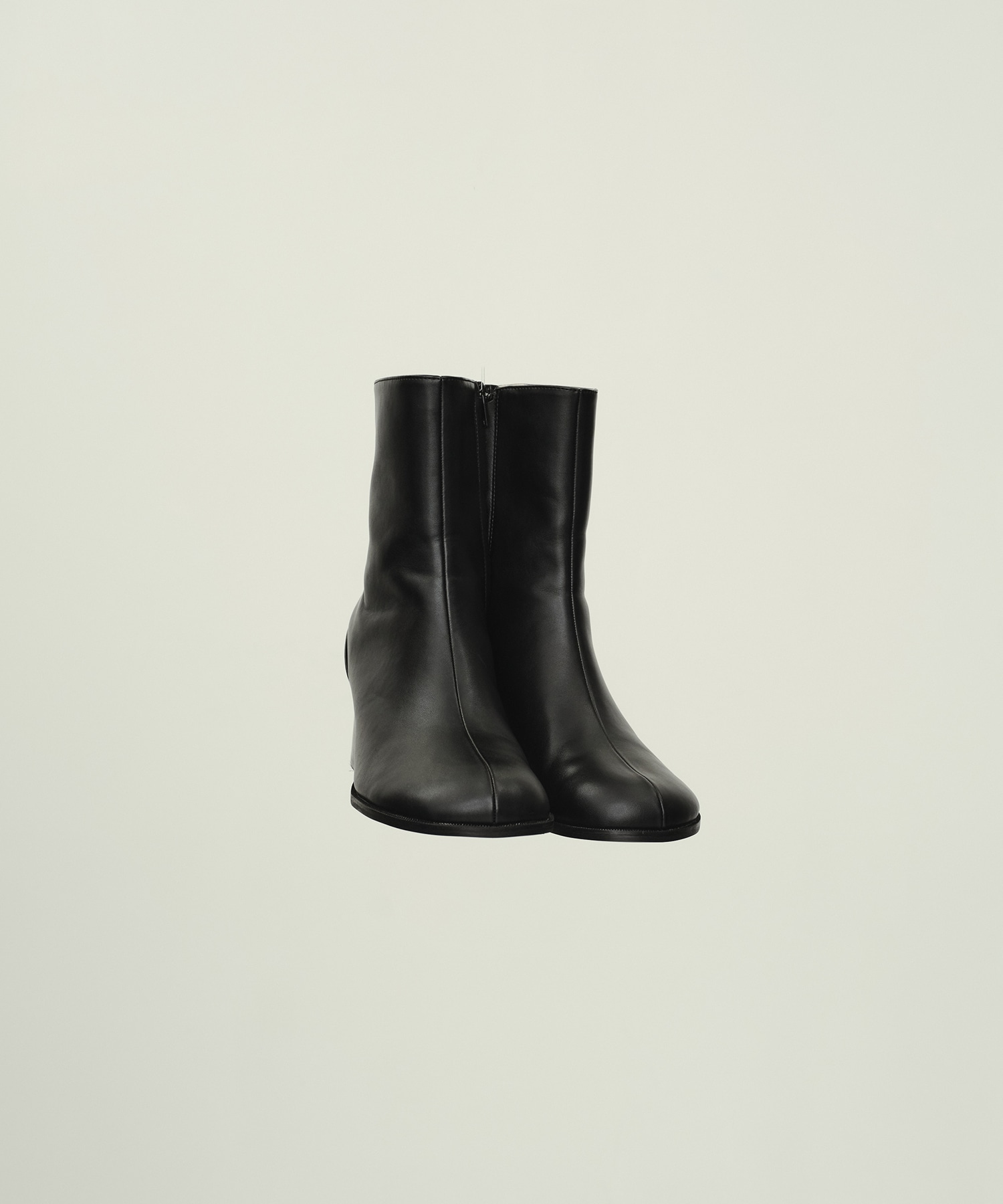 Round Toe Boots