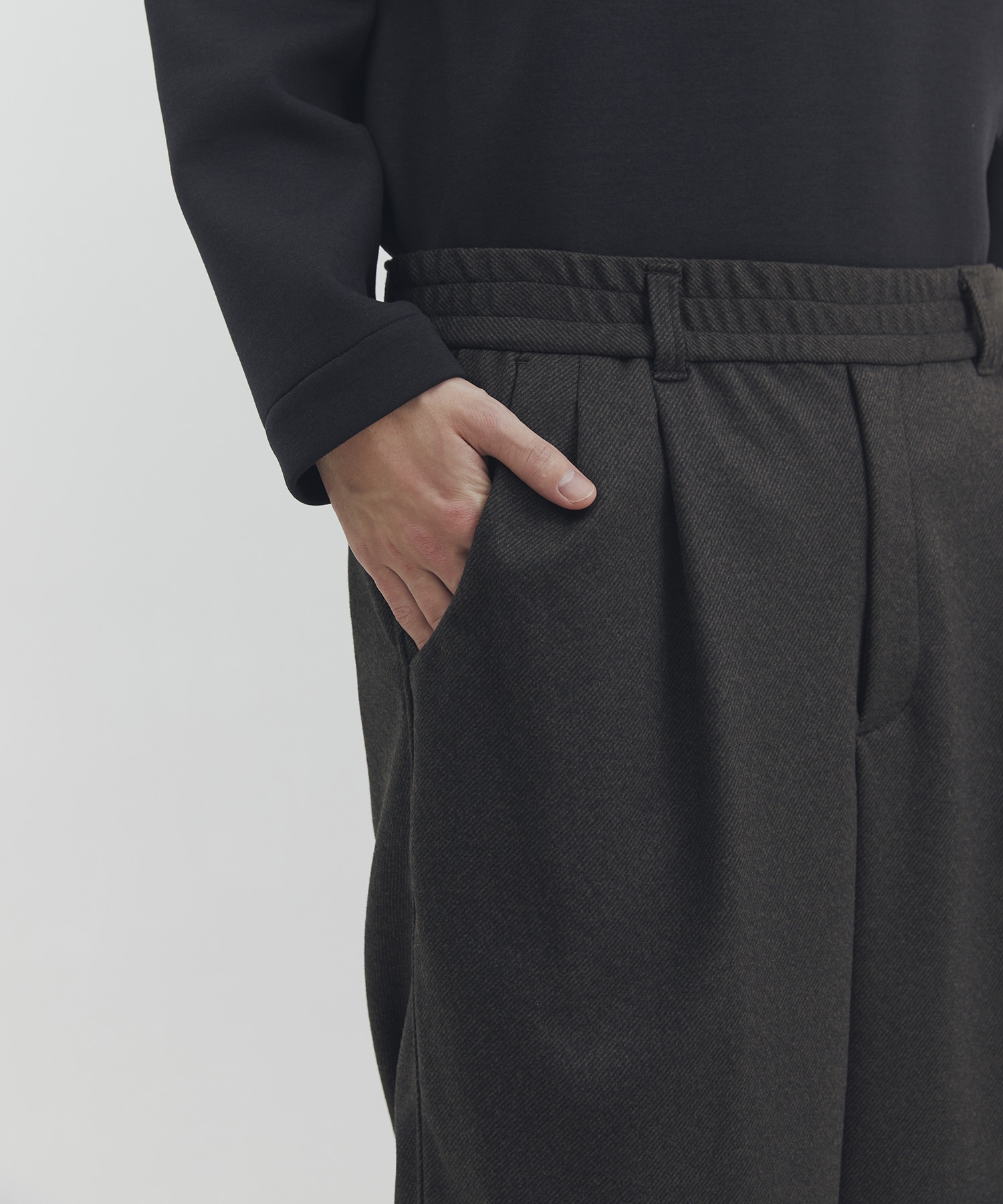 Warm-flex ワイドテーパードパンツ