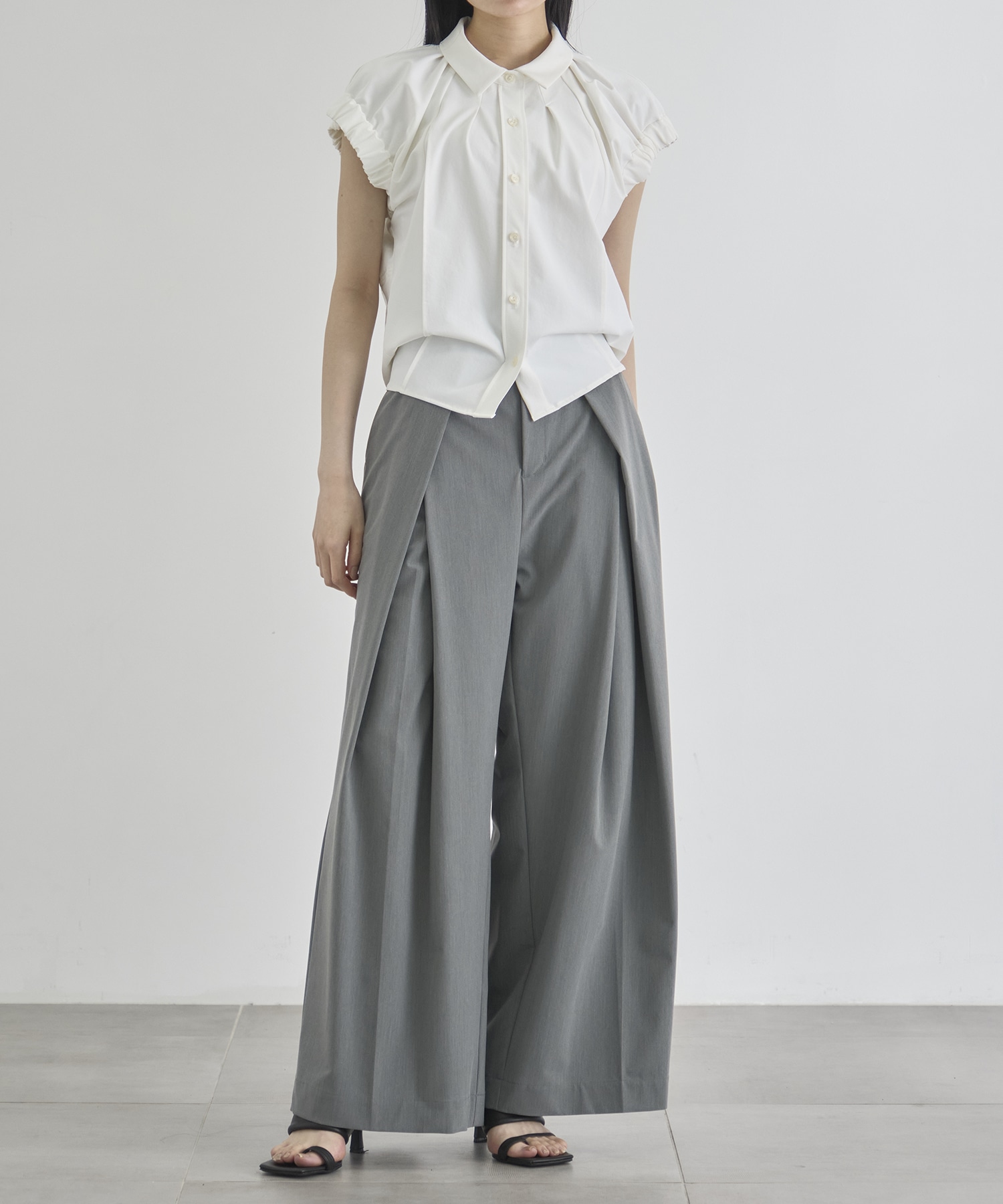 Belt Arranged Tuck Wide Pants