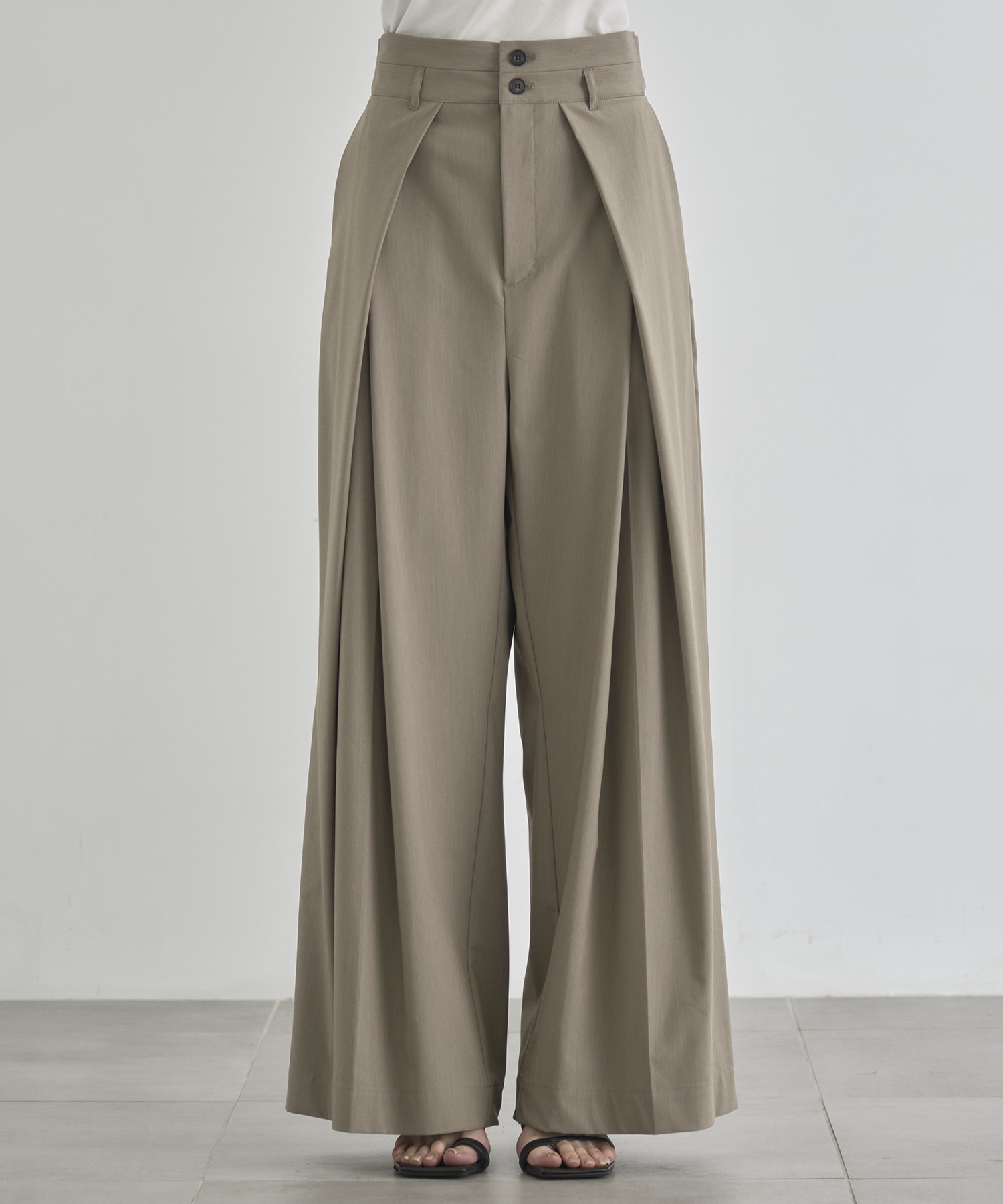 Belt Arranged Tuck Wide Pants