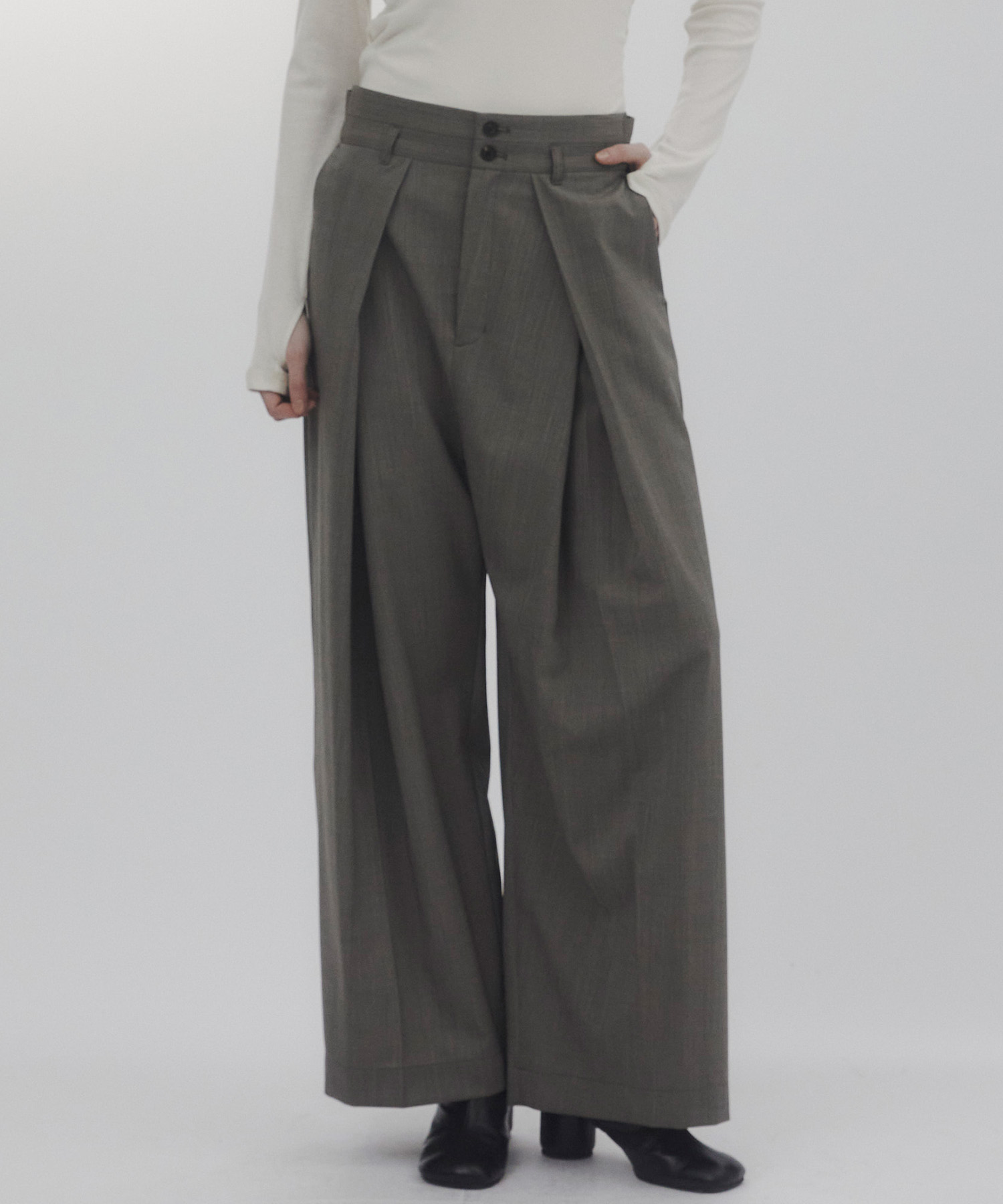 Belt Arranged Tuck Wide Pants