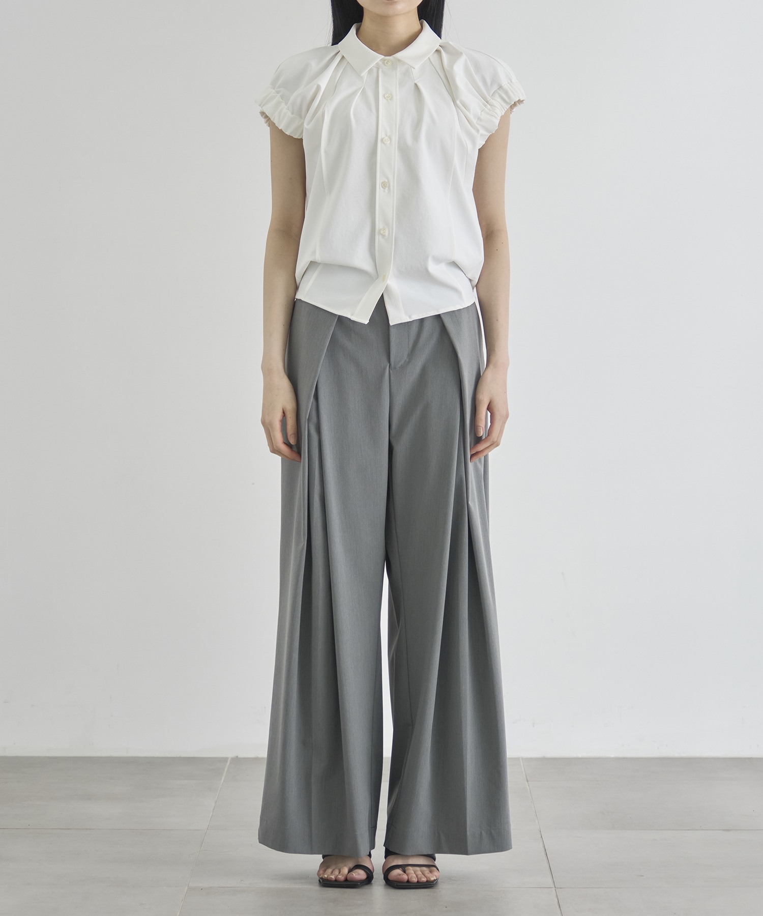 Volume Gather Nosleeve Shirt