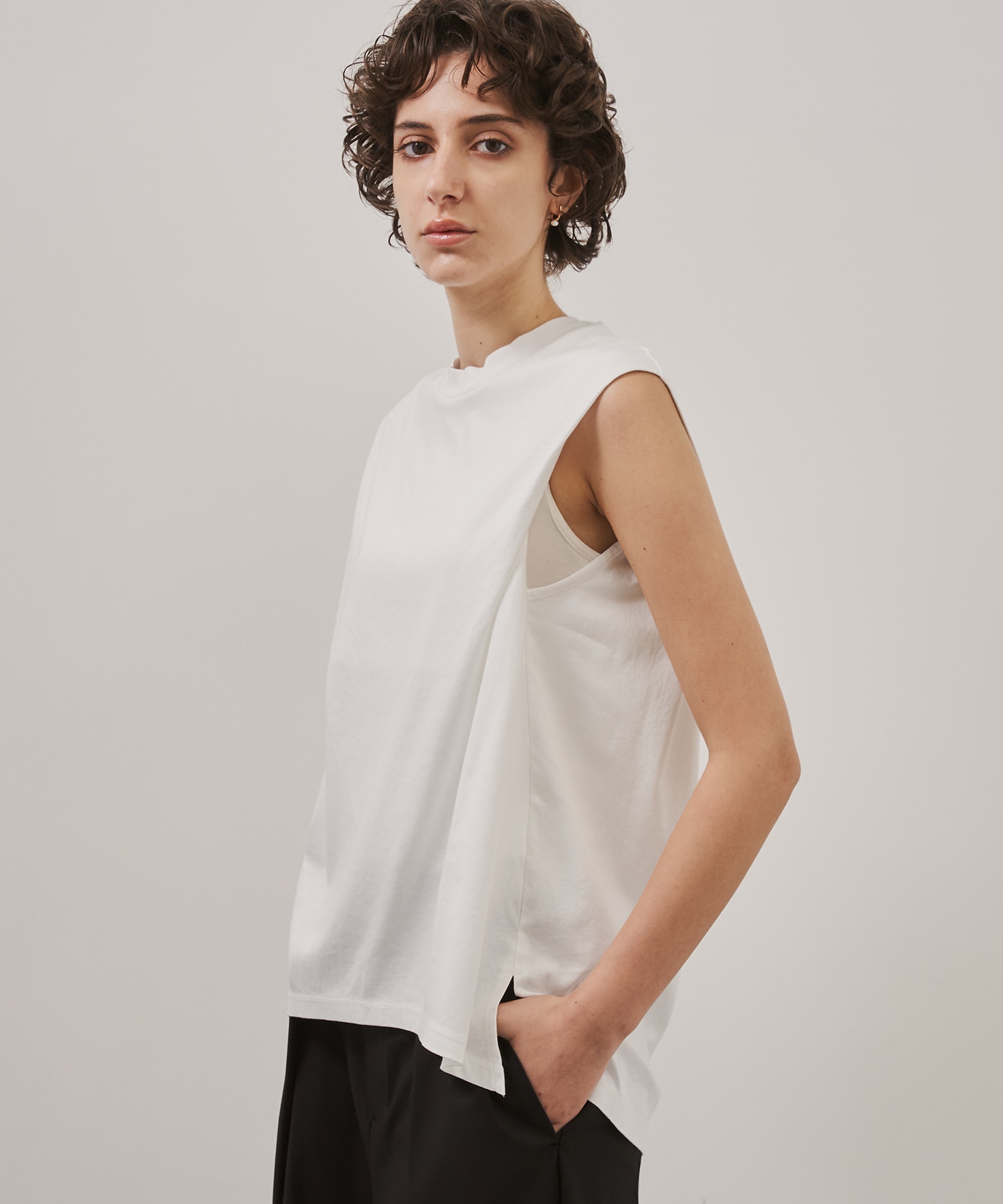 Cape Nosleeve Tshirt