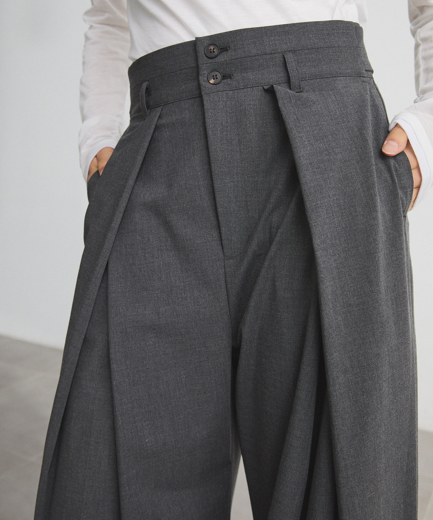 Belt Arranged Tuck Wide Pants