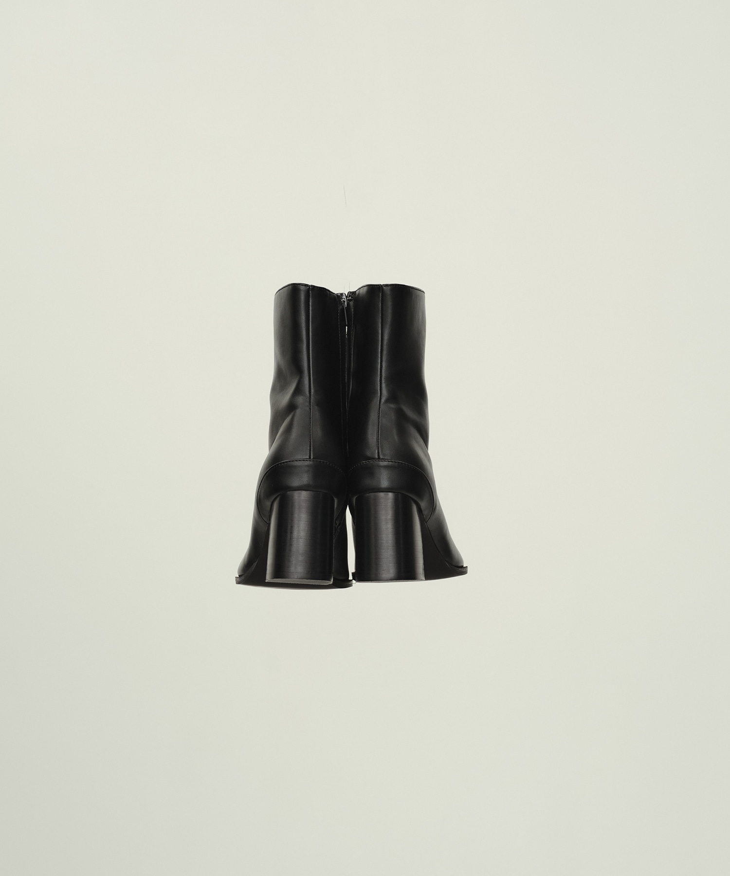 Round Toe Boots