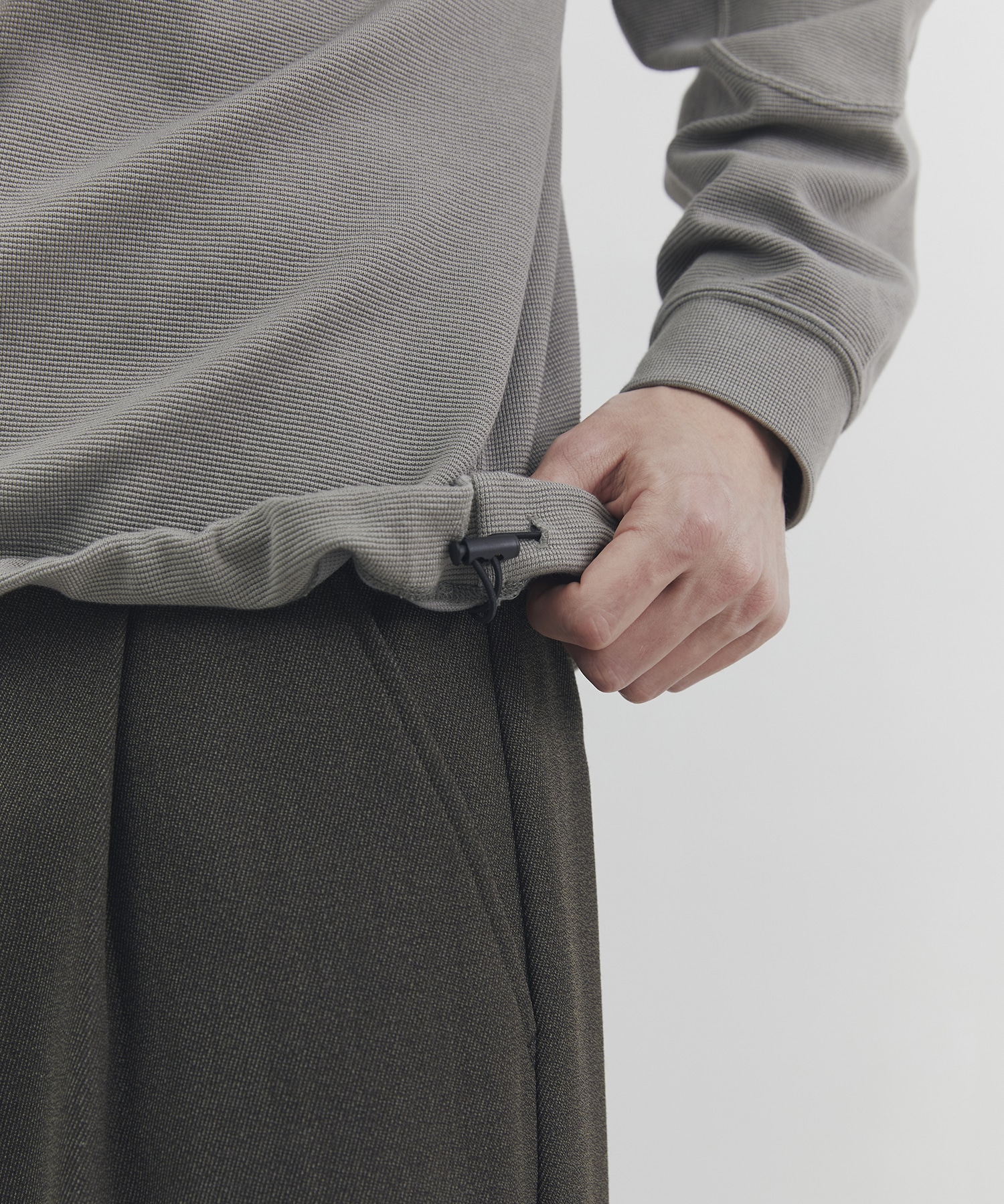 サーマルヘンリーネックプルオーバー