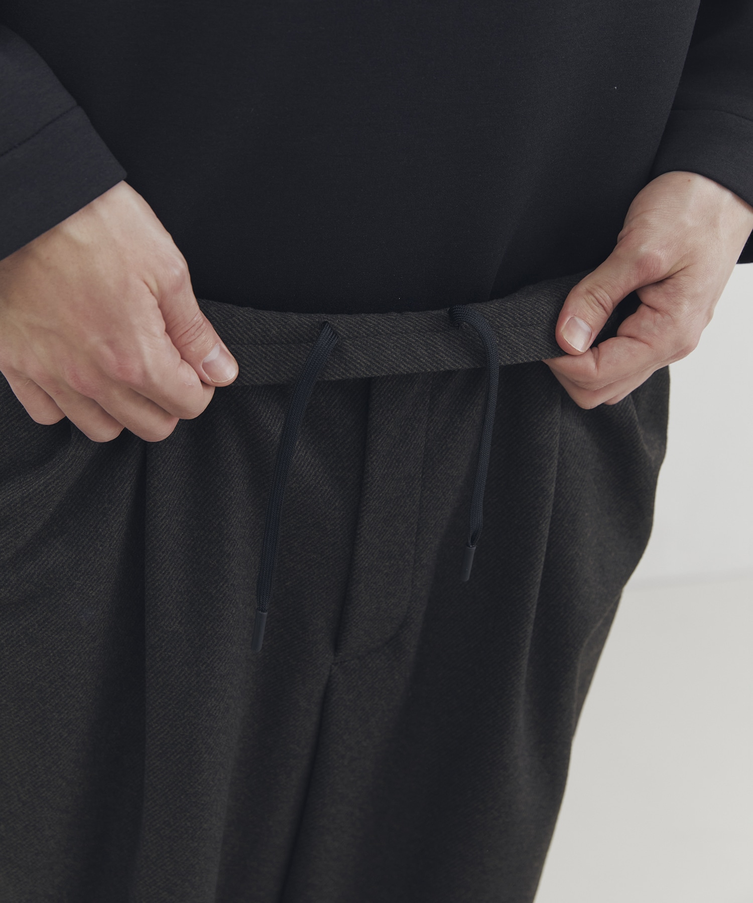 Warm-flex ワイドテーパードパンツ