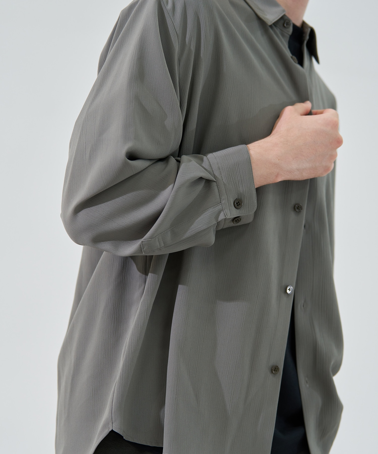 Air pleats リラックスシャツ