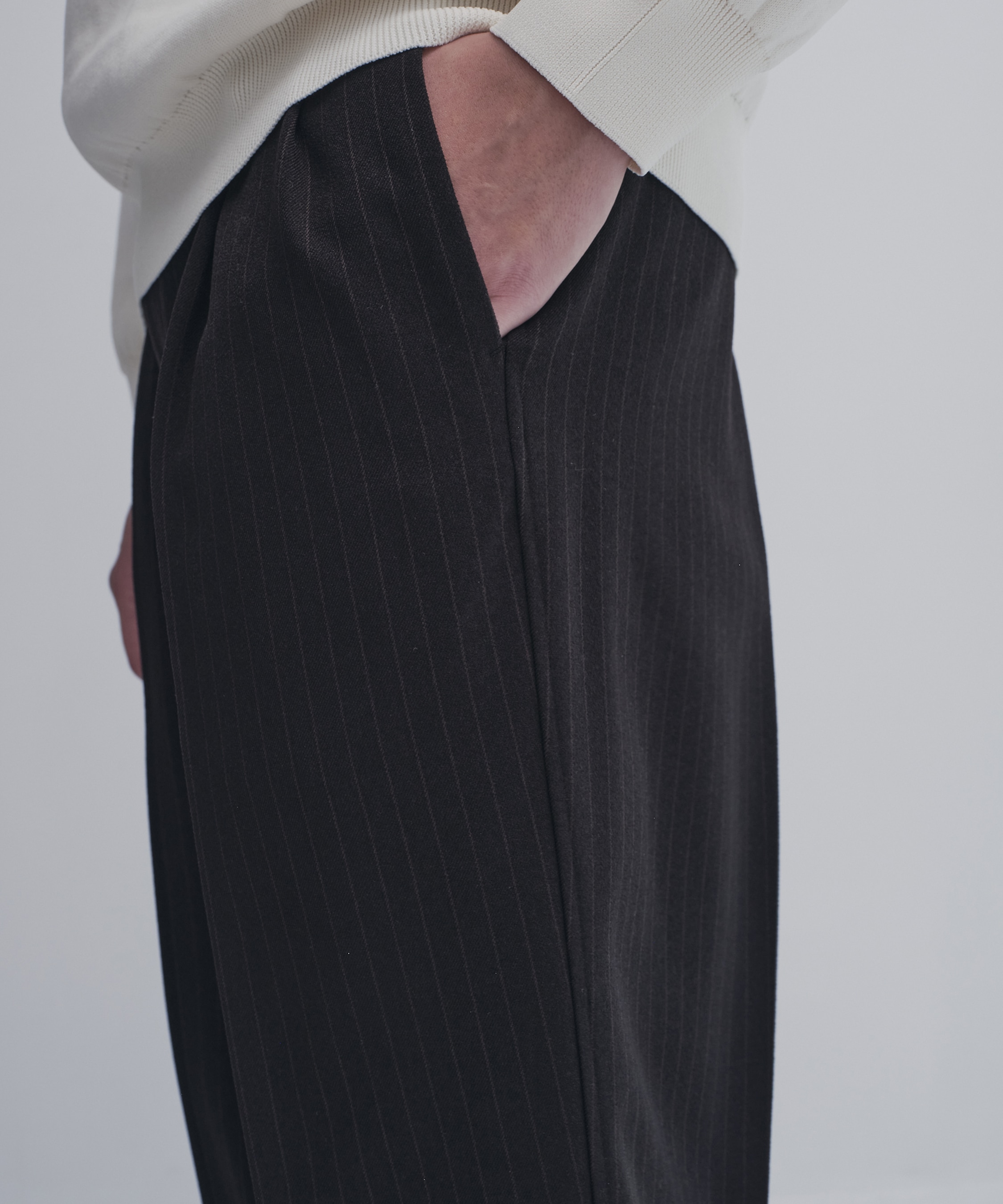 Warm-flex テーパードスラックス