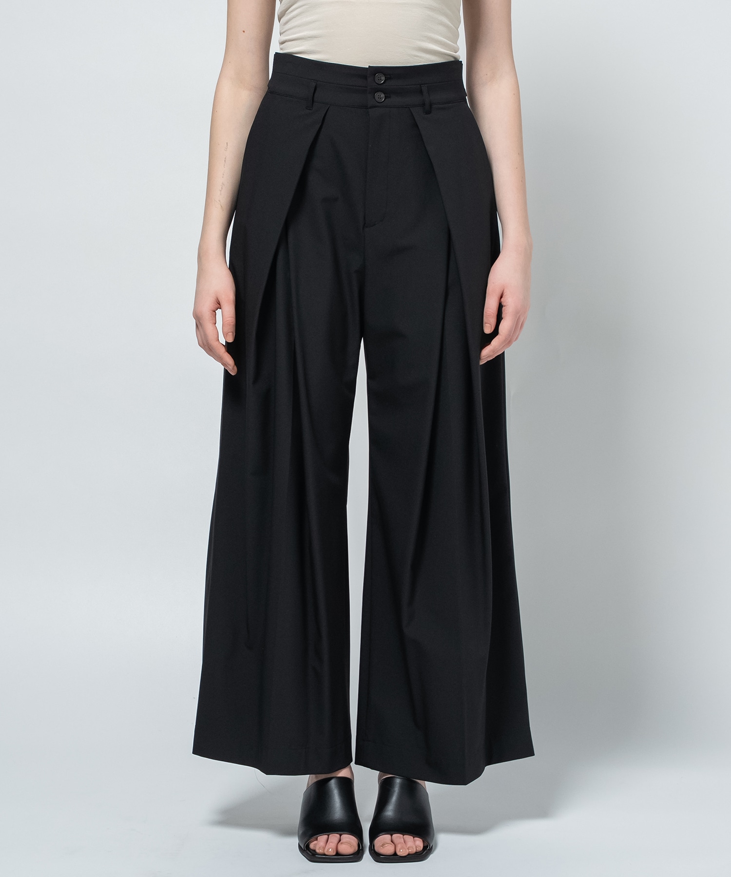 Belt Arranged Tuck Wide Pants