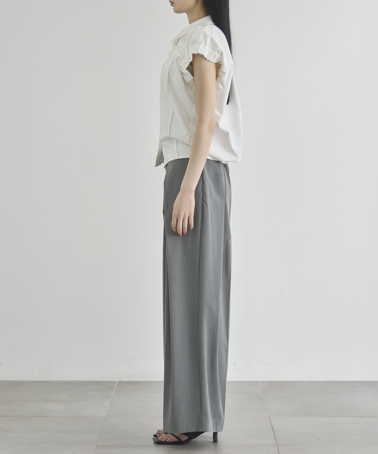 Volume Gather Nosleeve Shirt