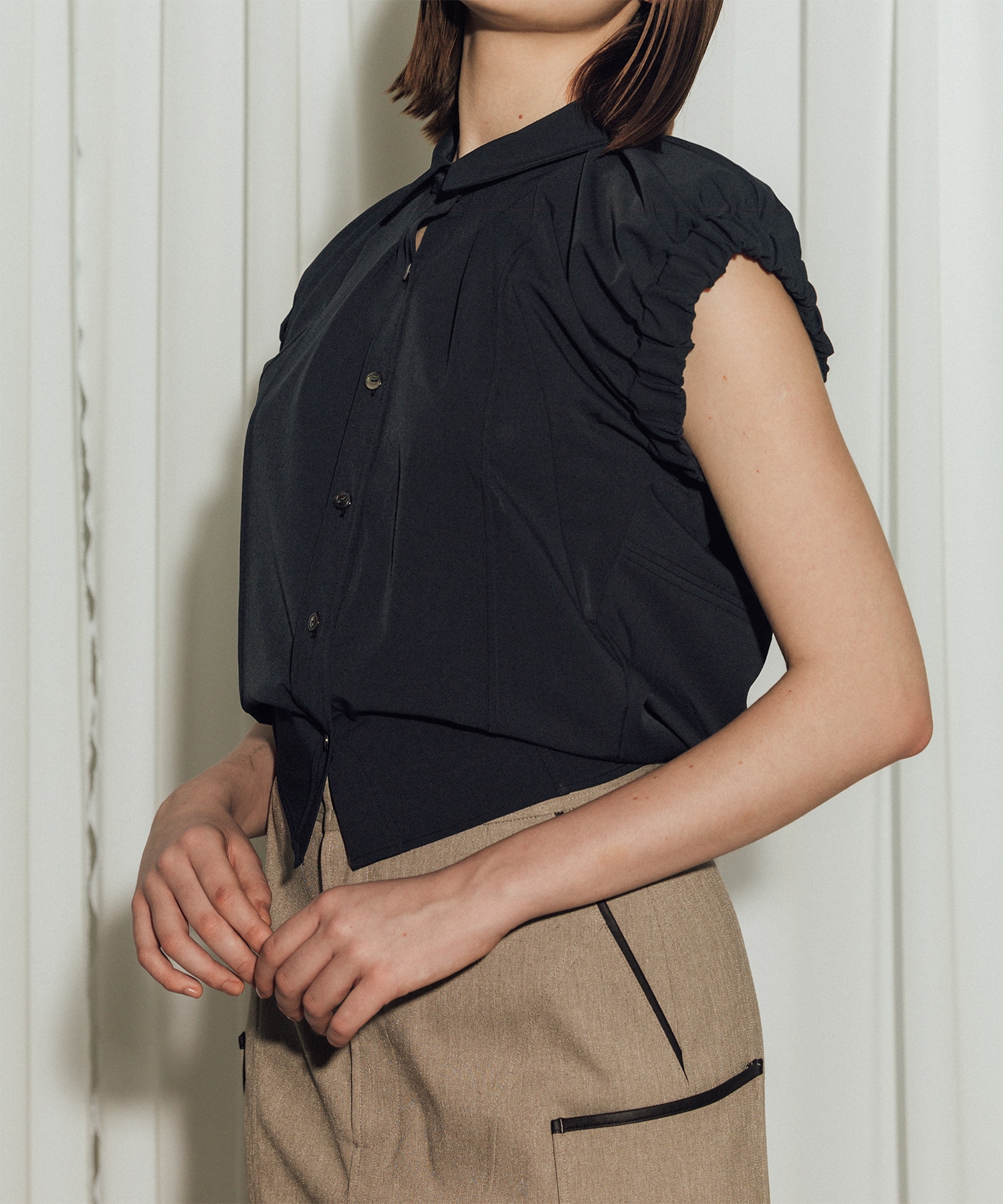 Volume Gather Nosleeve Shirt