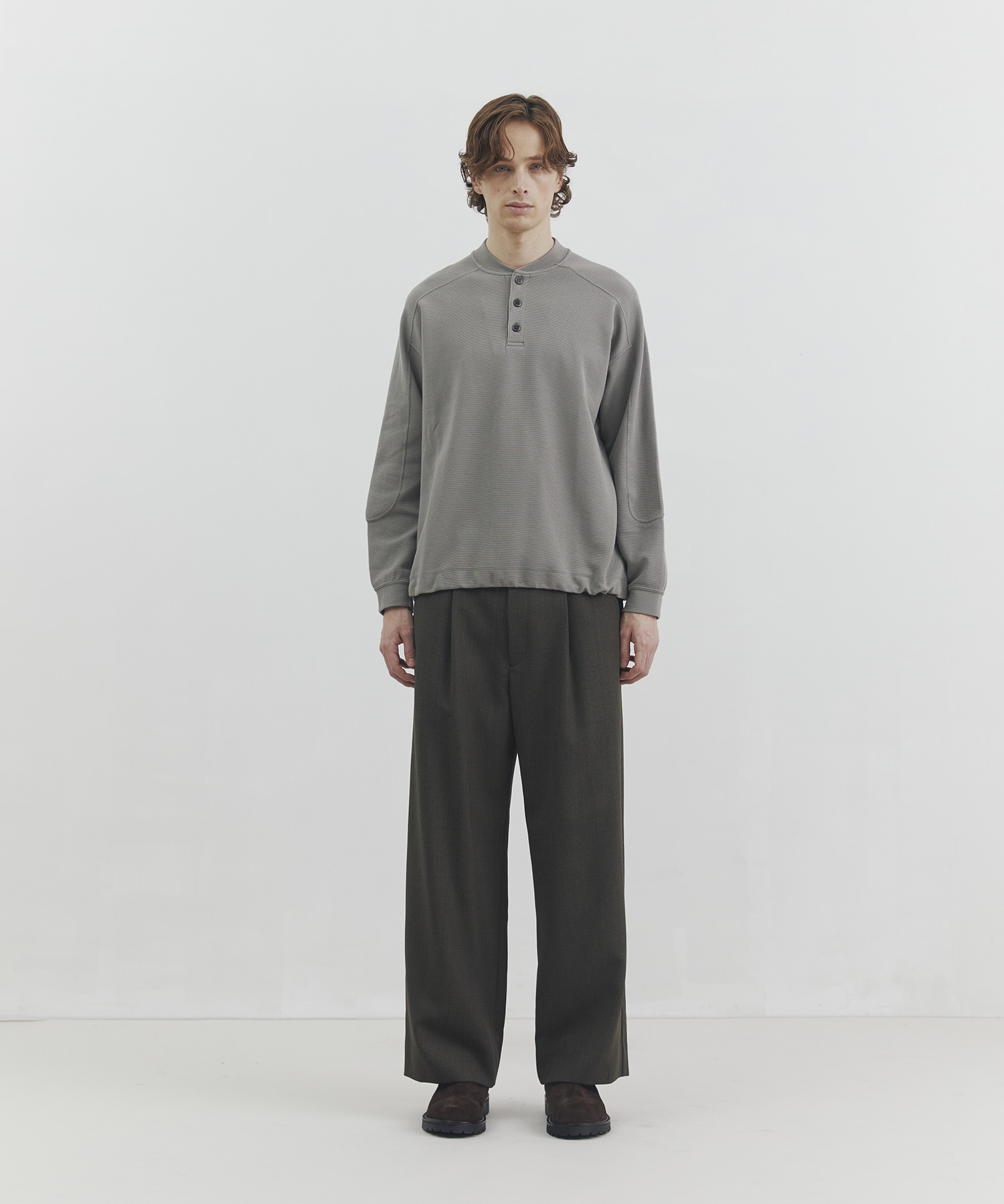 サーマルヘンリーネックプルオーバー