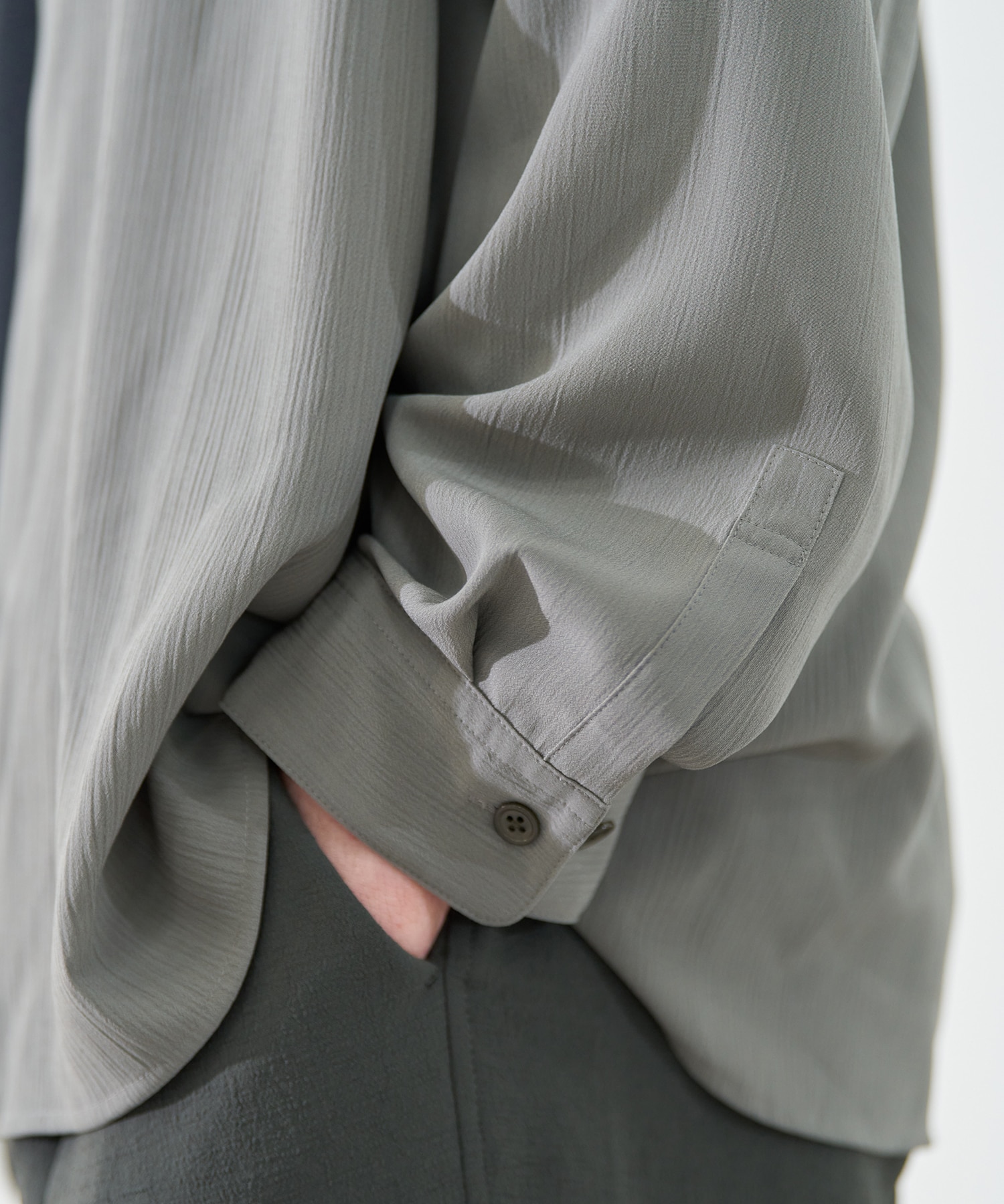 Air pleats リラックスシャツ