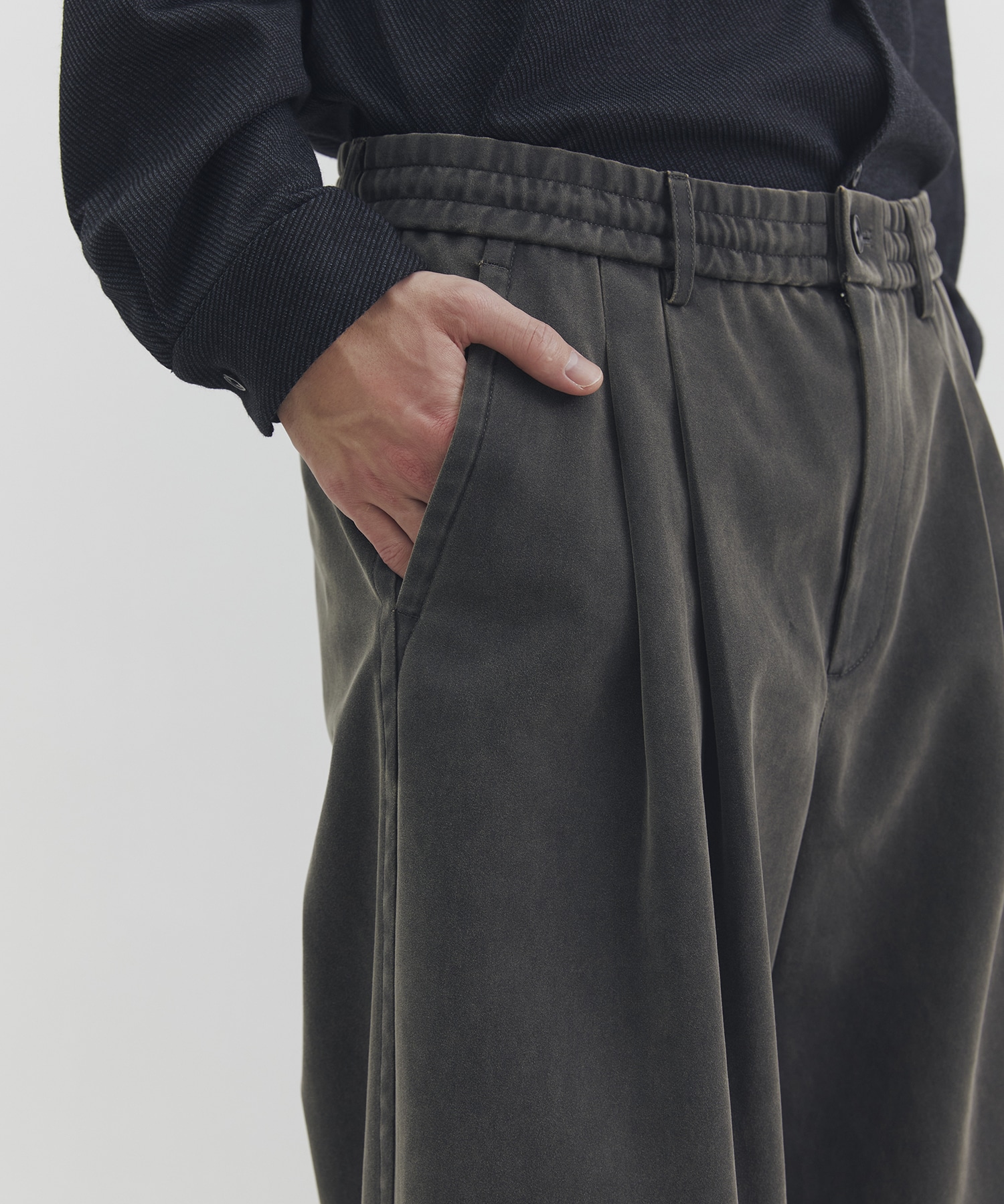 エイジングスウェードイージーパンツ