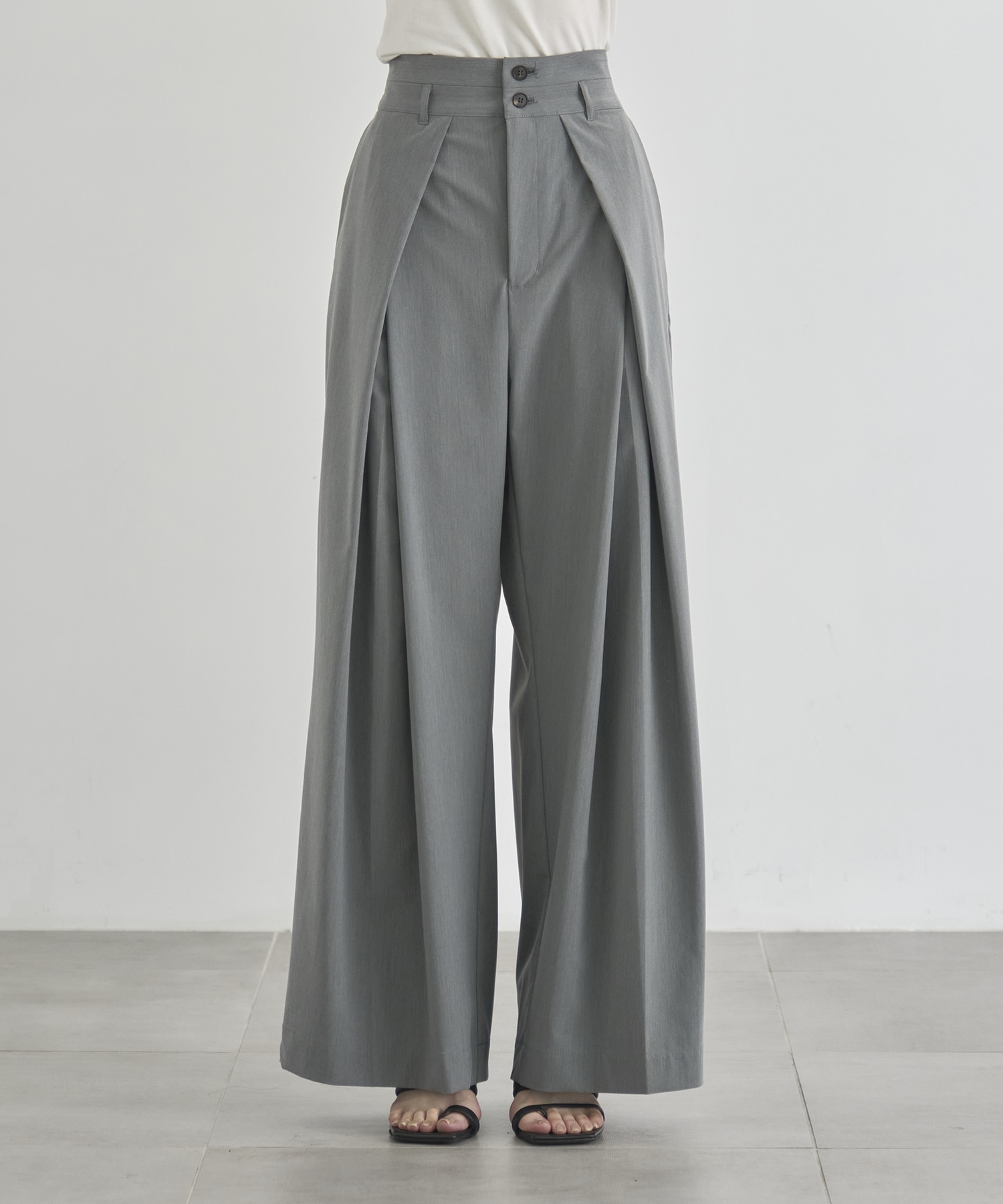 Belt Arranged Tuck Wide Pants