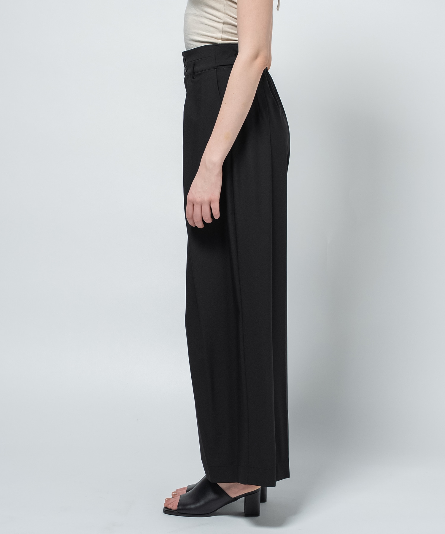 Belt Arranged Tuck Wide Pants