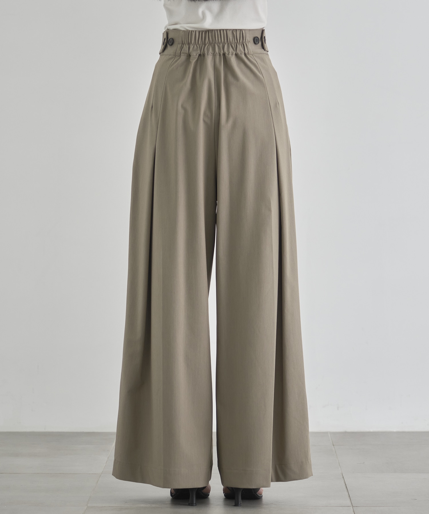 Belt Arranged Tuck Wide Pants