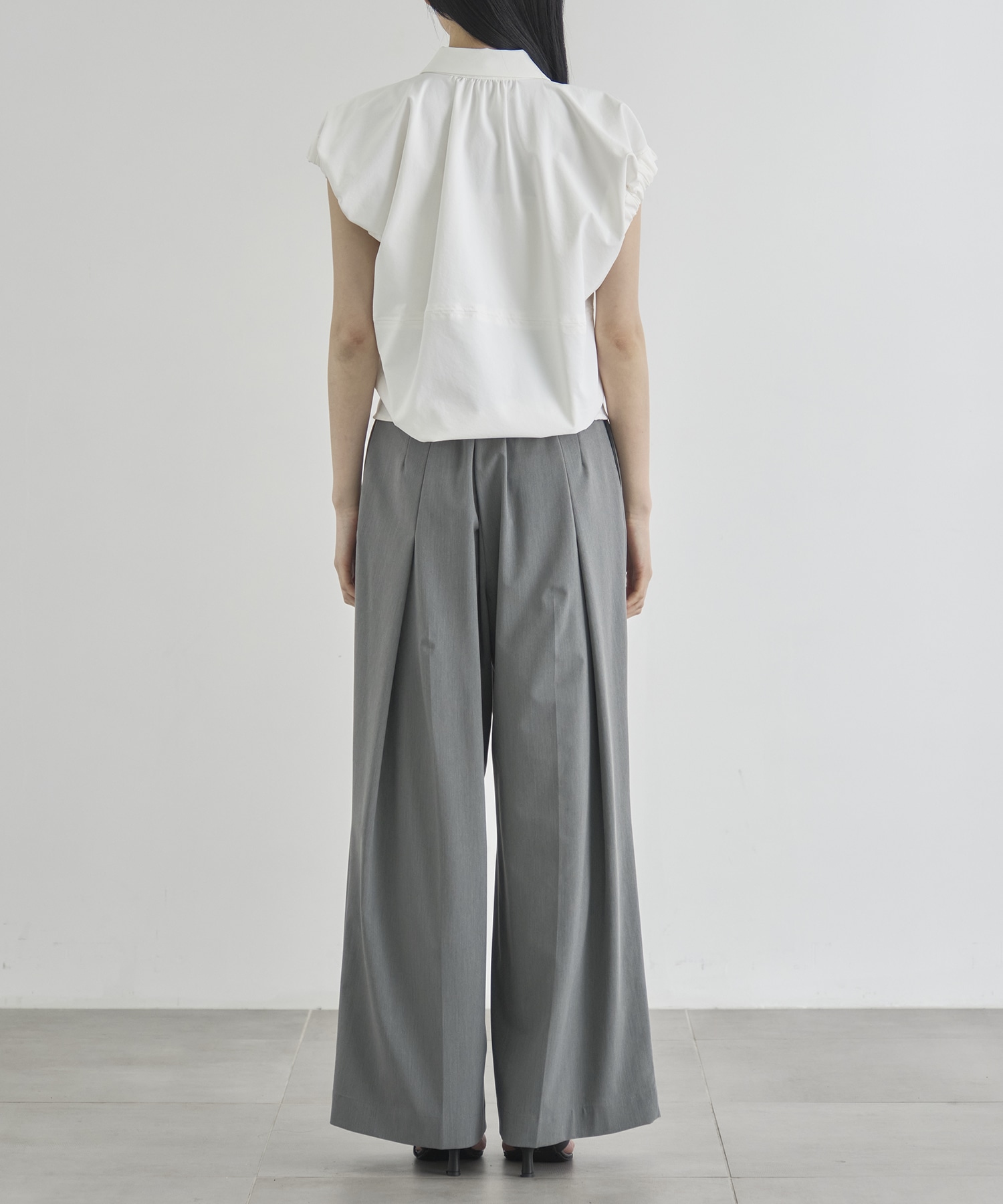 Volume Gather Nosleeve Shirt