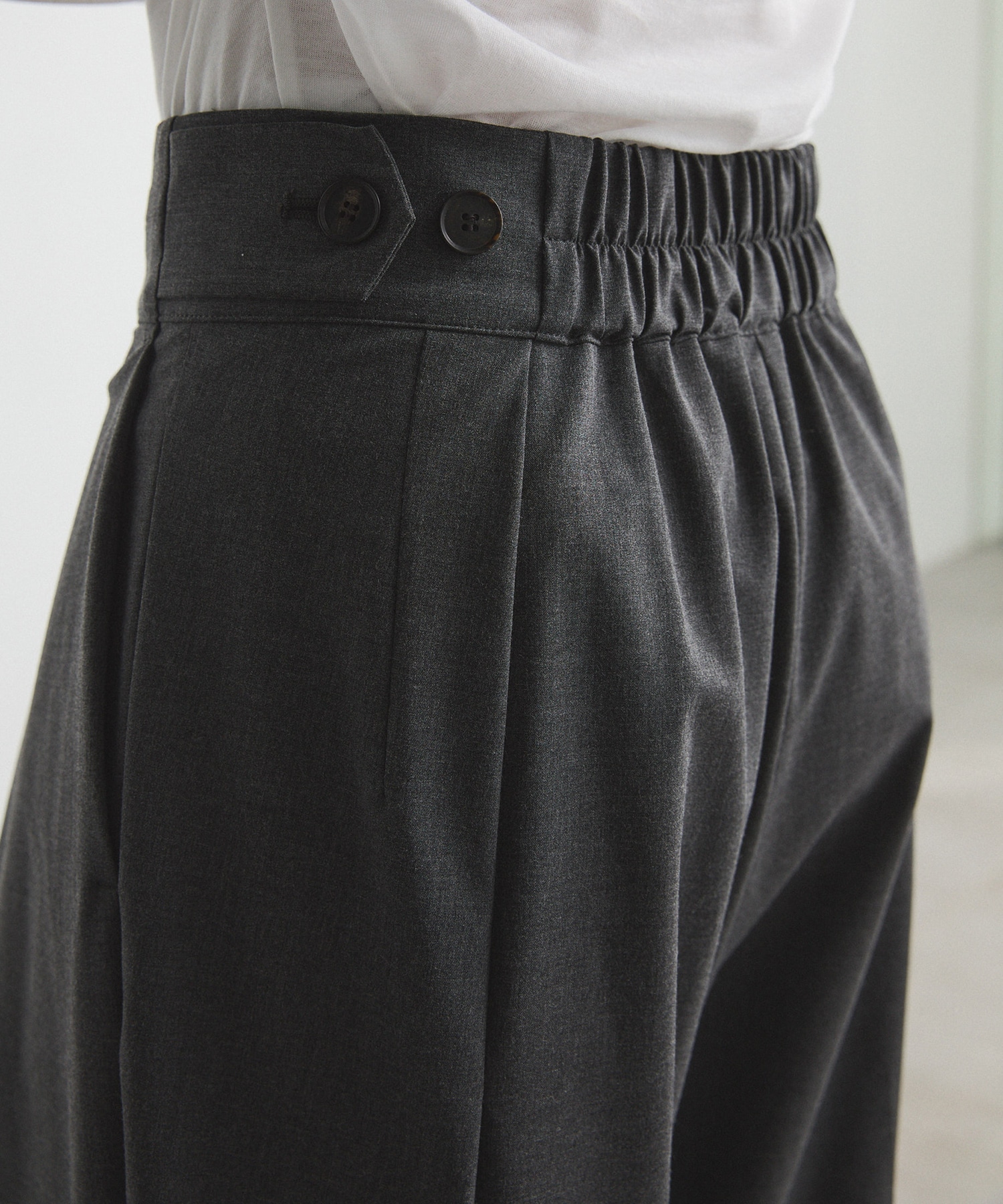 Belt Arranged Tuck Wide Pants