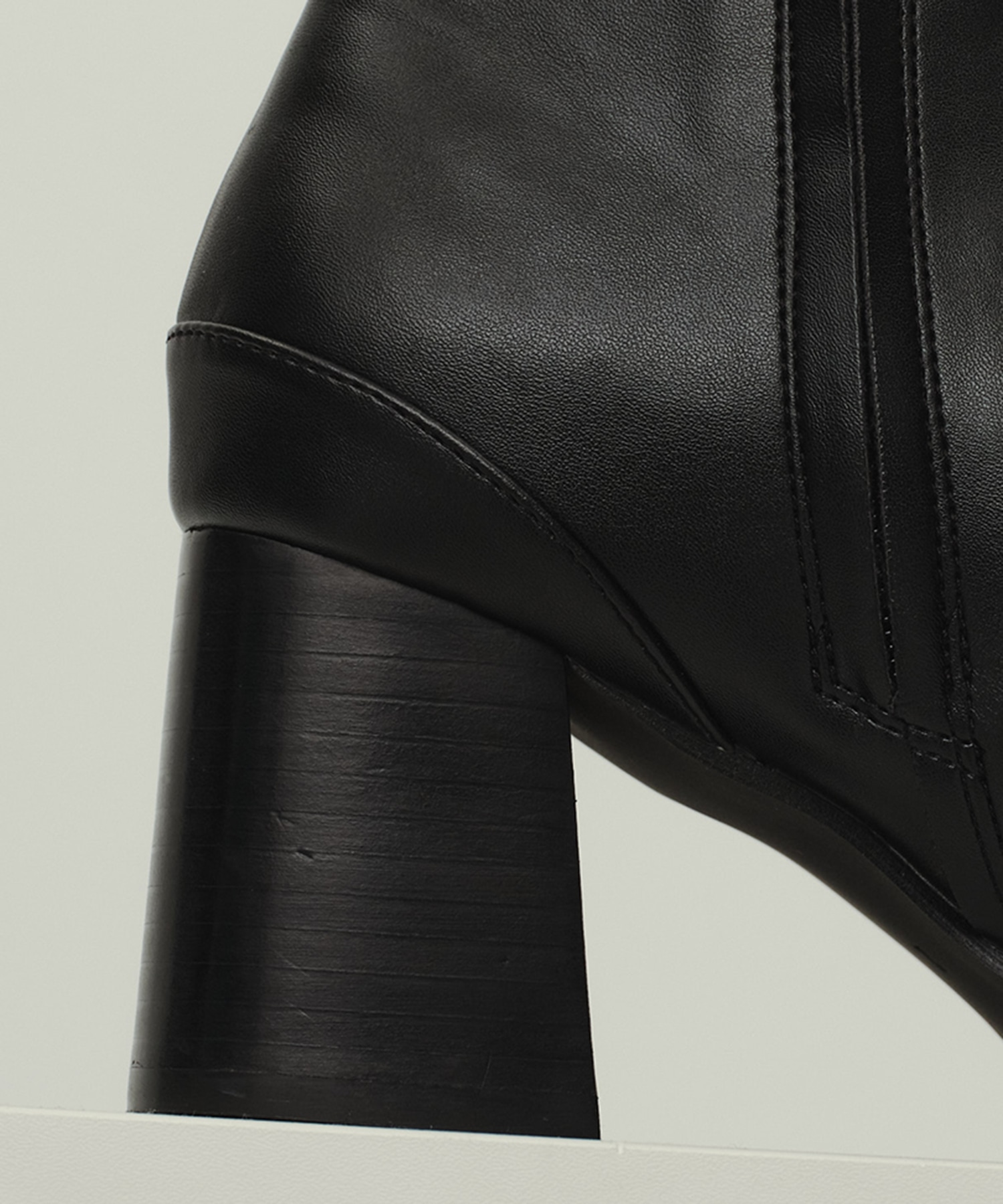 Round Toe Boots