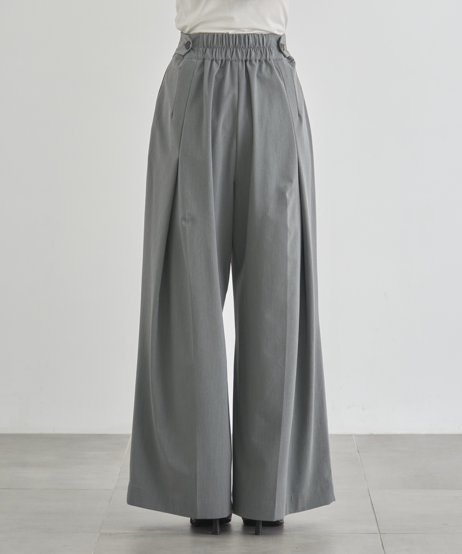 Belt Arranged Tuck Wide Pants