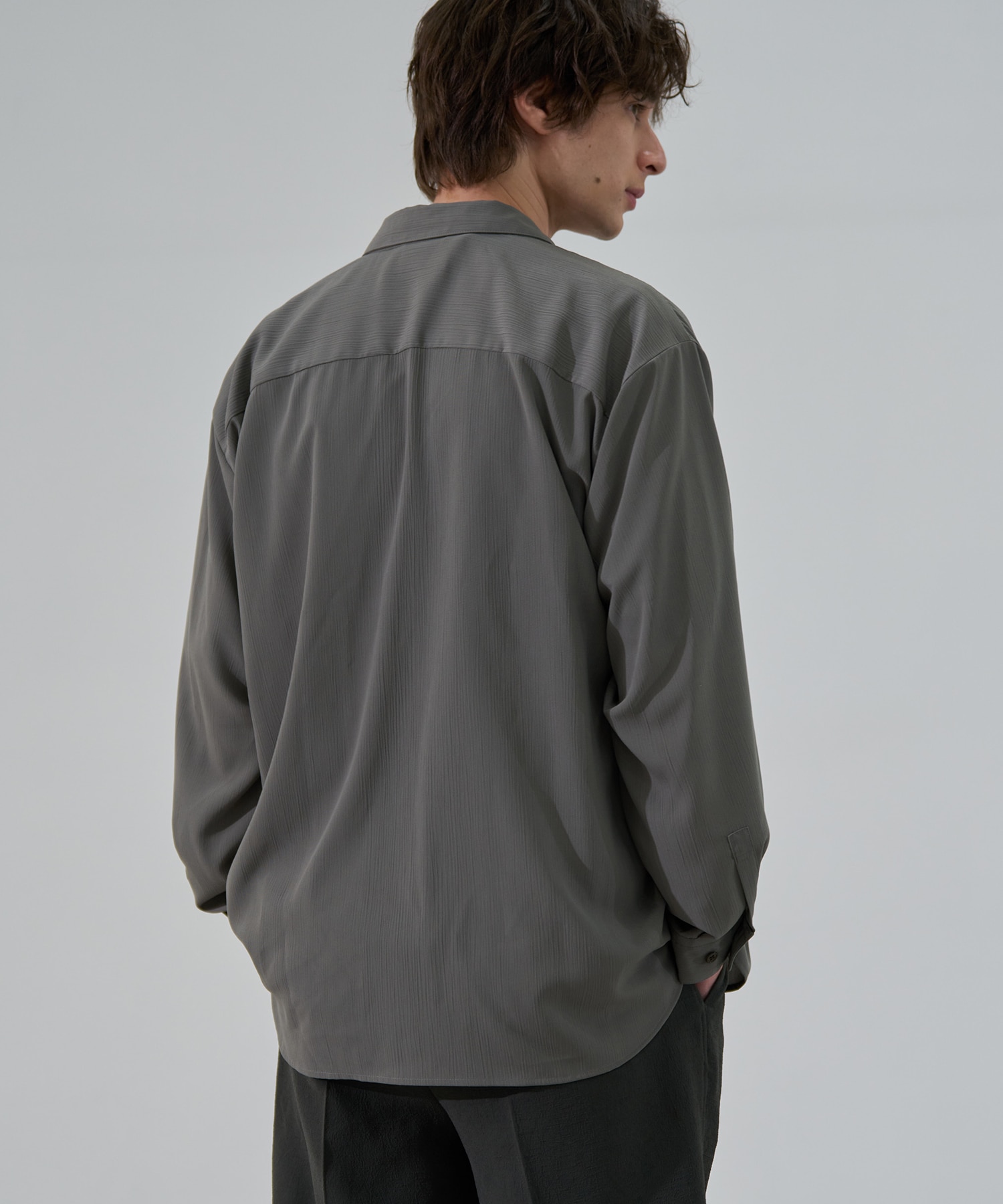 Air pleats リラックスシャツ