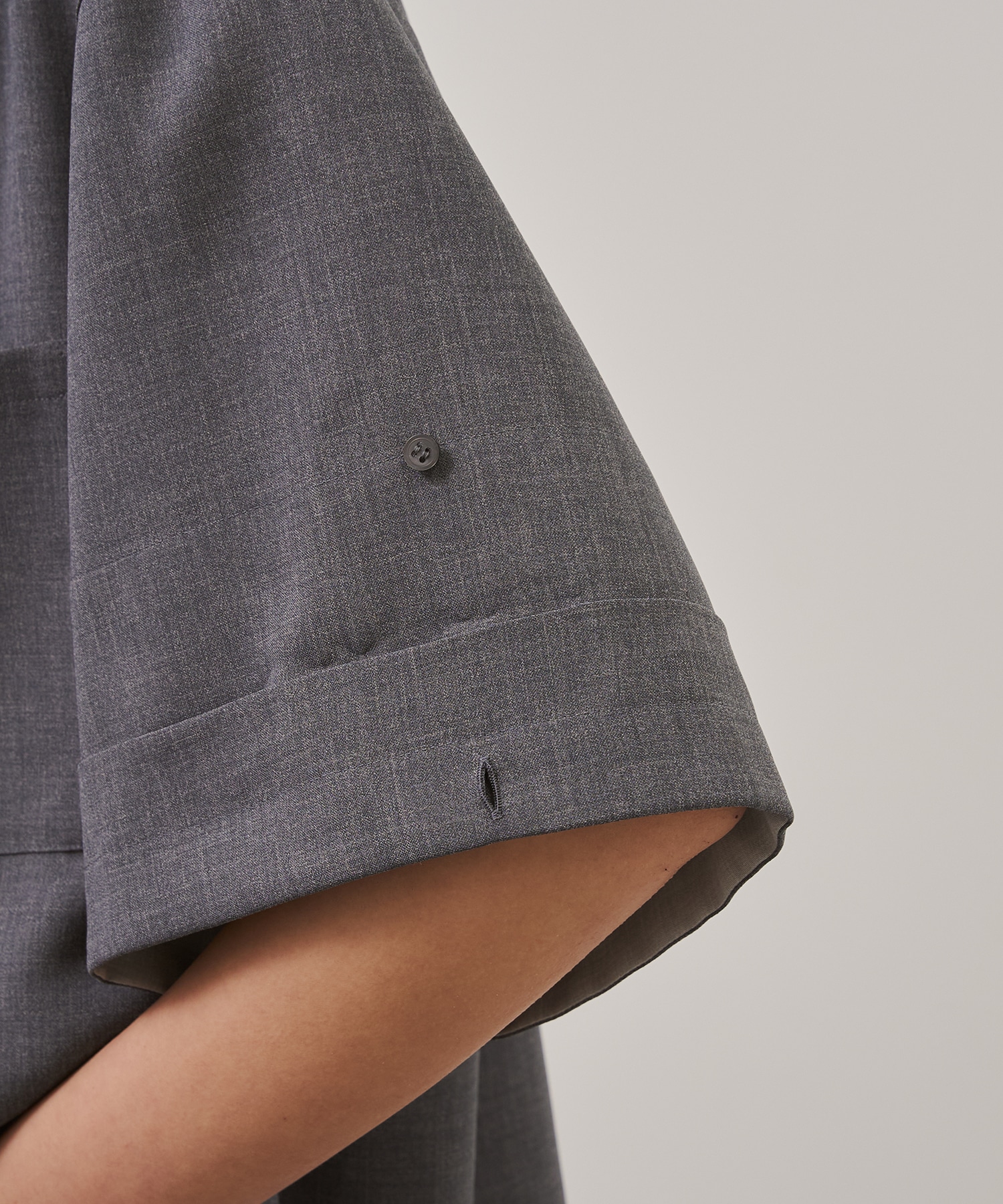 Bicolor Sleeve Short Shirt
