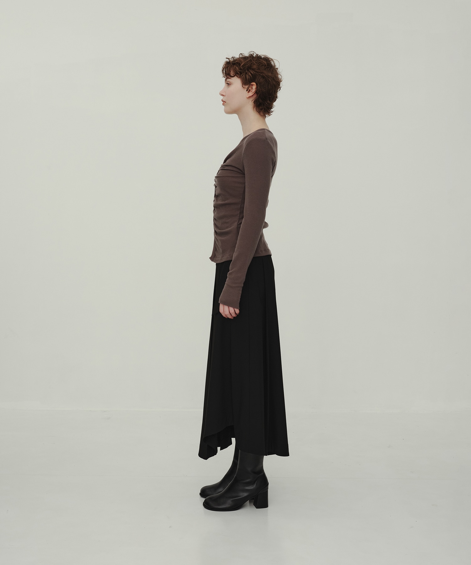 Asymmetry Tuck Skirt