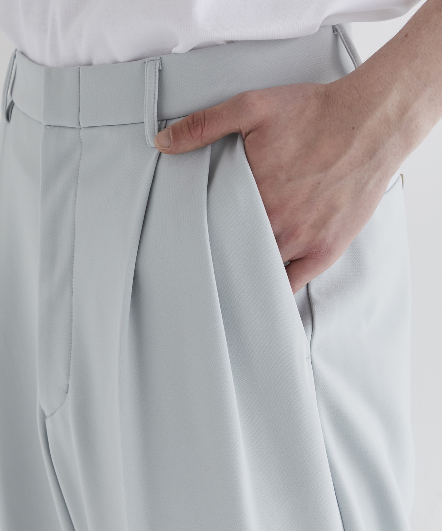 エッセンシャルプレミアムパンツ